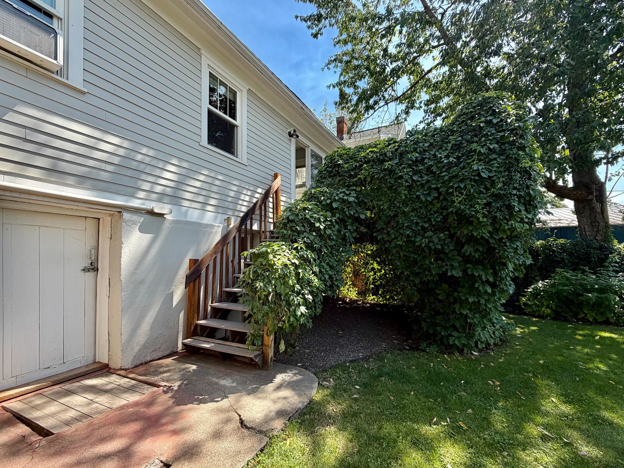 1711 N Normandie St - Photo 22