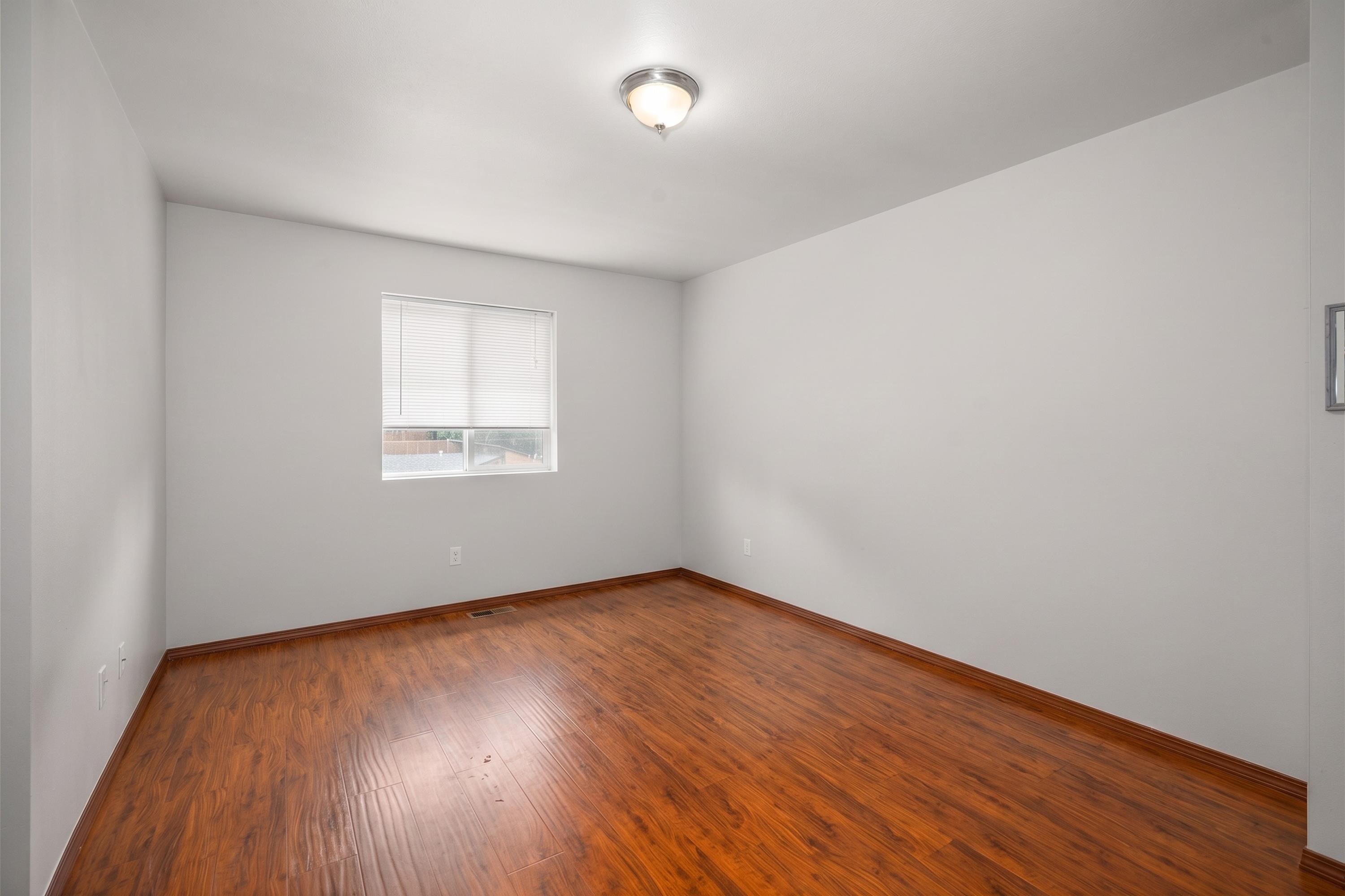2417/2419 E 8th Ave - Photo 9