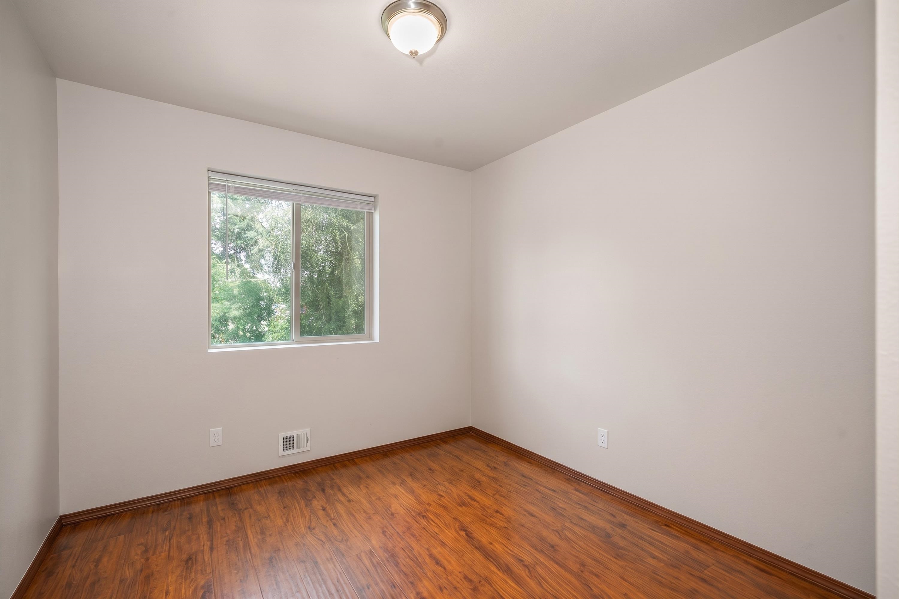 2417/2419 E 8th Ave - Photo 11