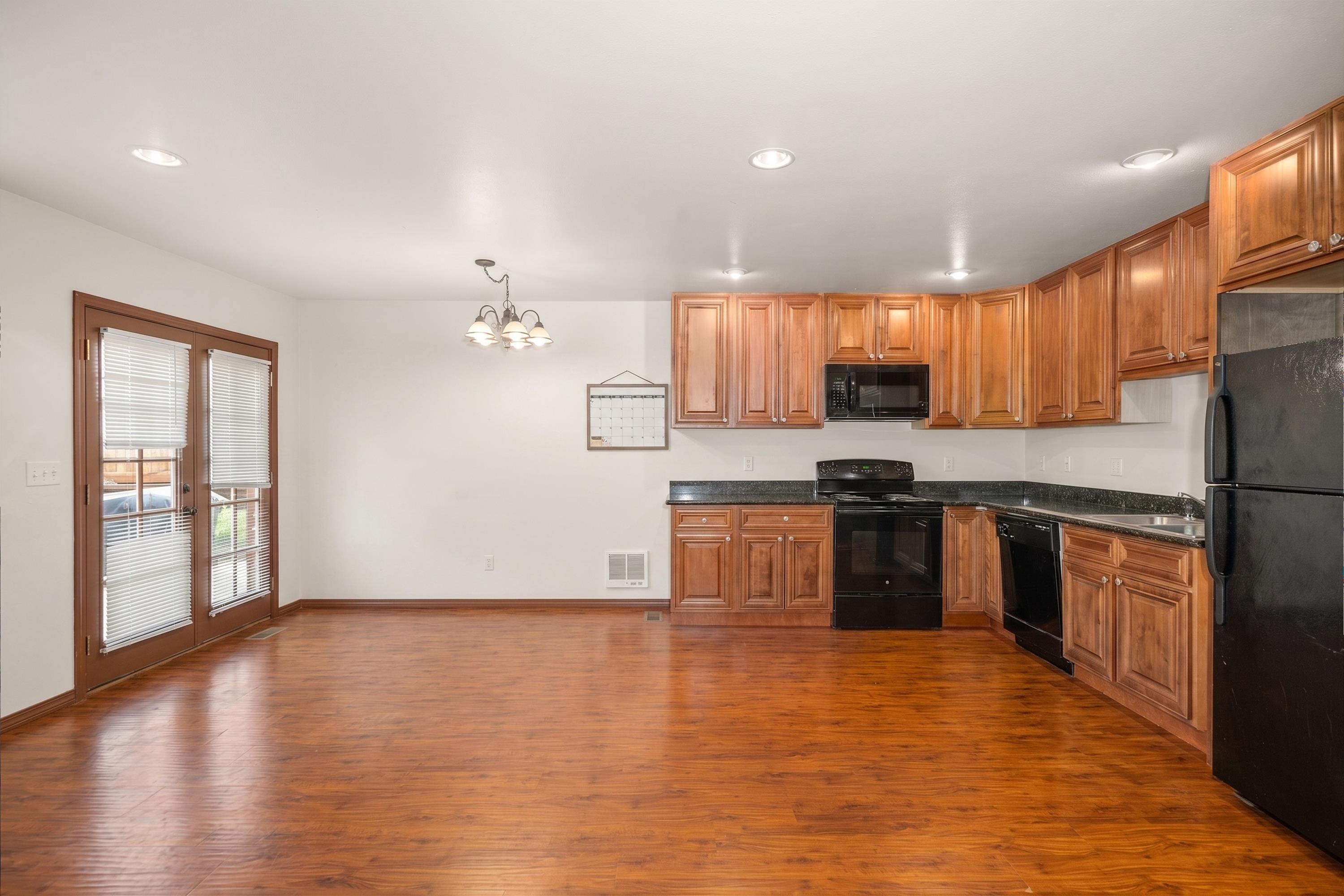2417/2419 E 8th Ave - Photo 21