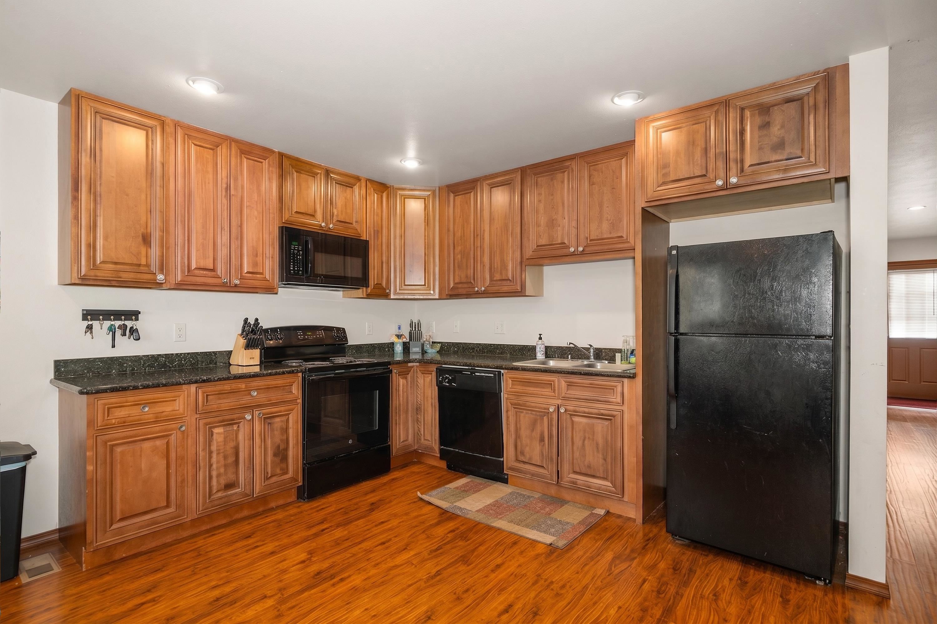 2417/2419 E 8th Ave - Photo 24