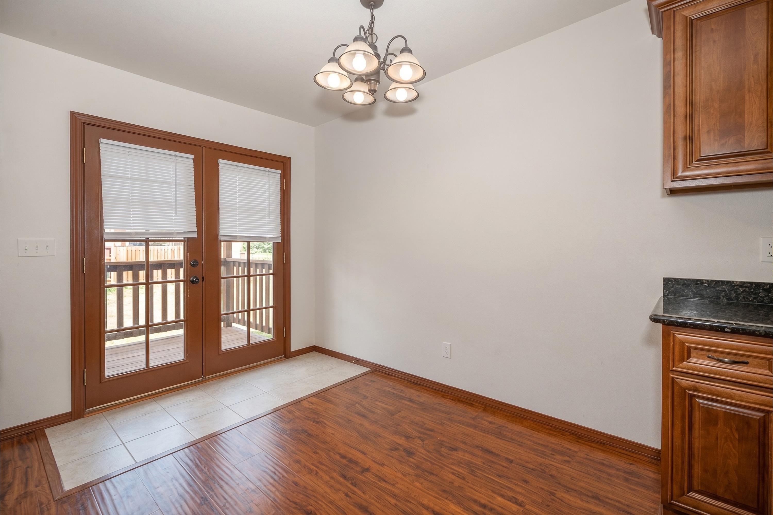 2417/2419 E 8th Ave - Photo 26