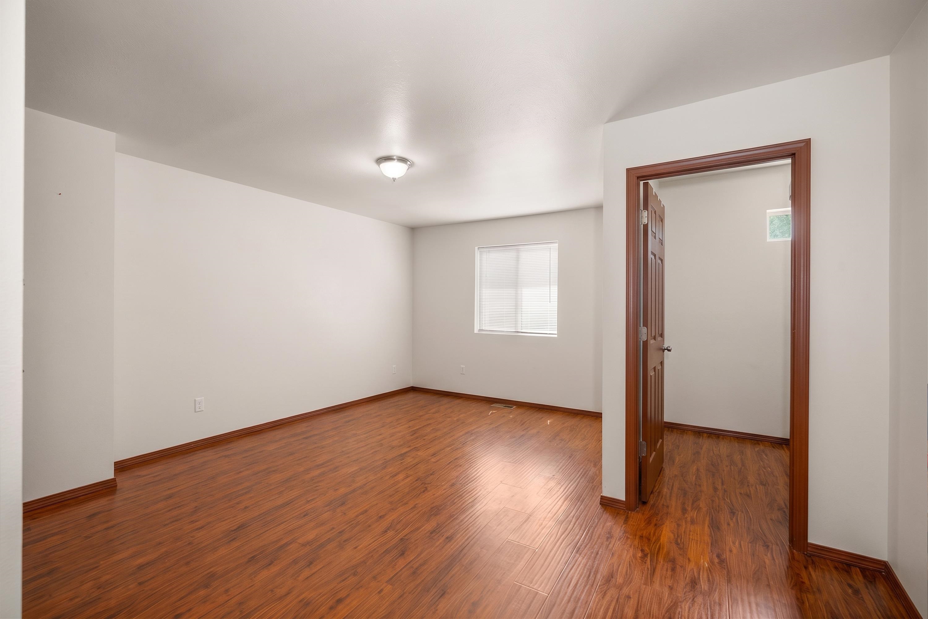2417/2419 E 8th Ave - Photo 27