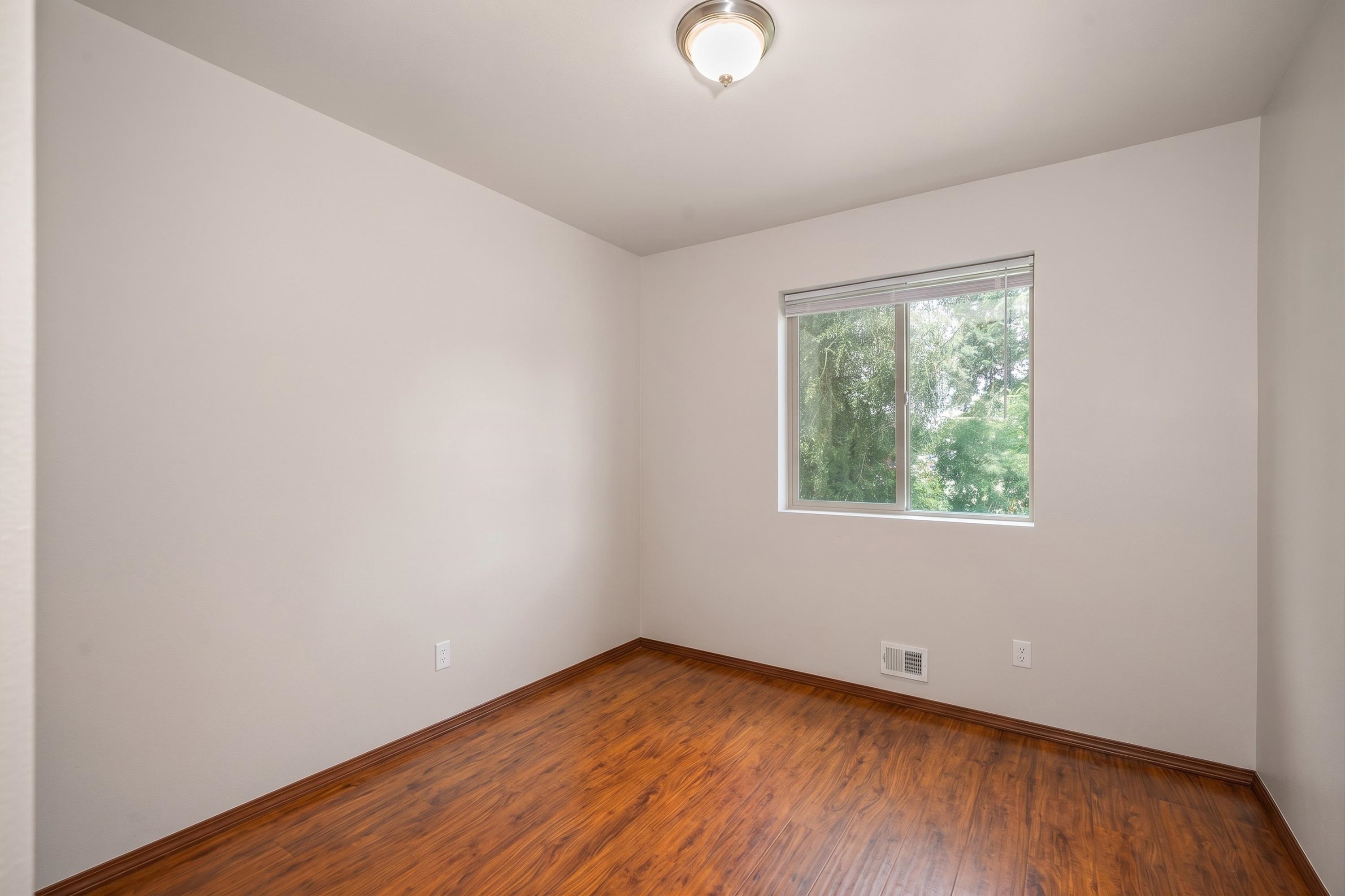 2417/2419 E 8th Ave - Photo 29