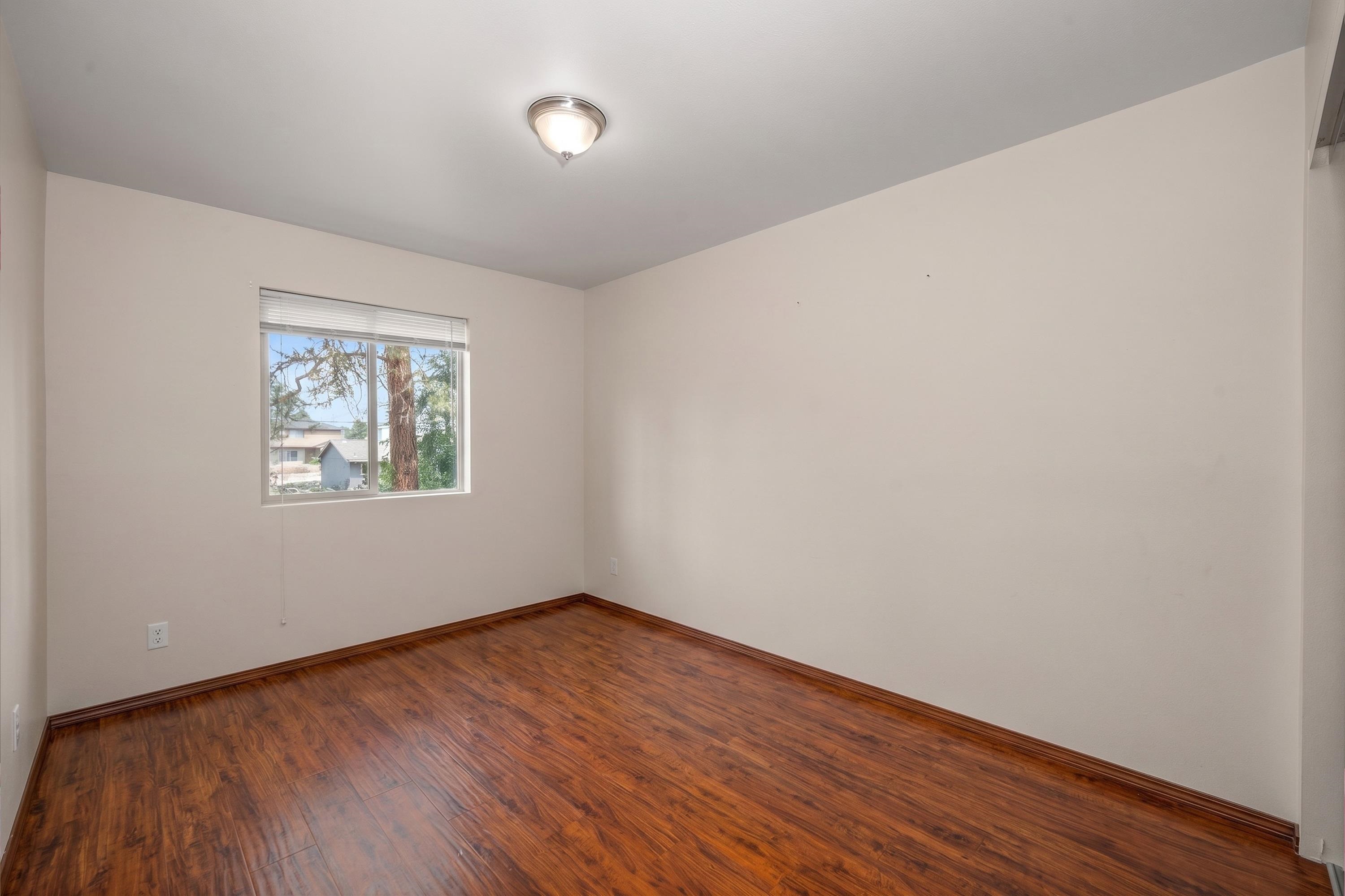 2417/2419 E 8th Ave - Photo 31