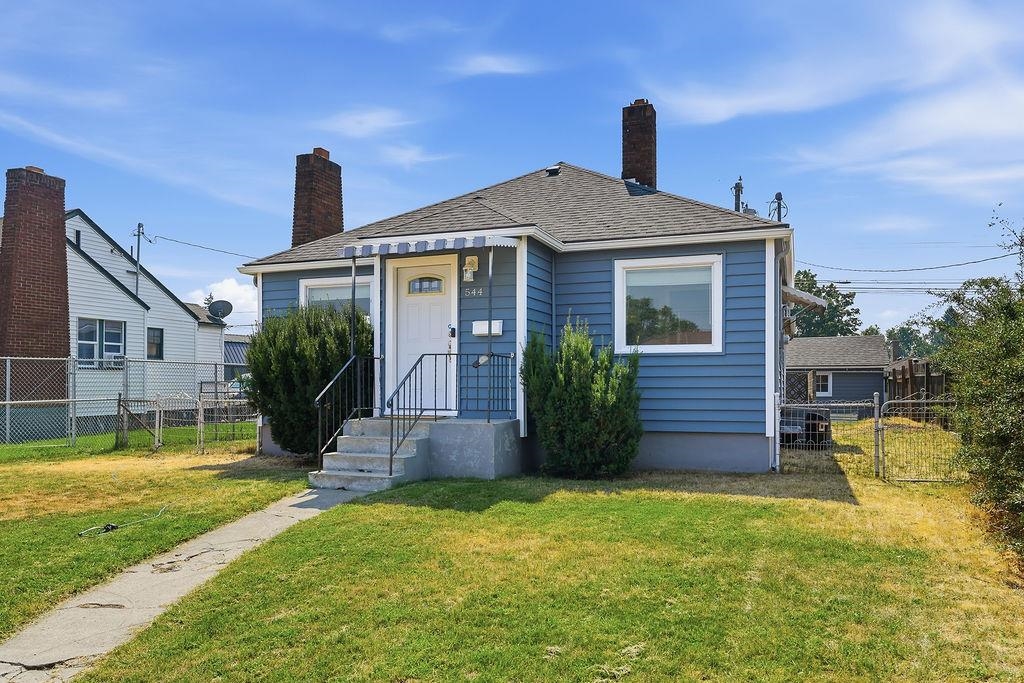 544 E Glass Ave - Photo 1