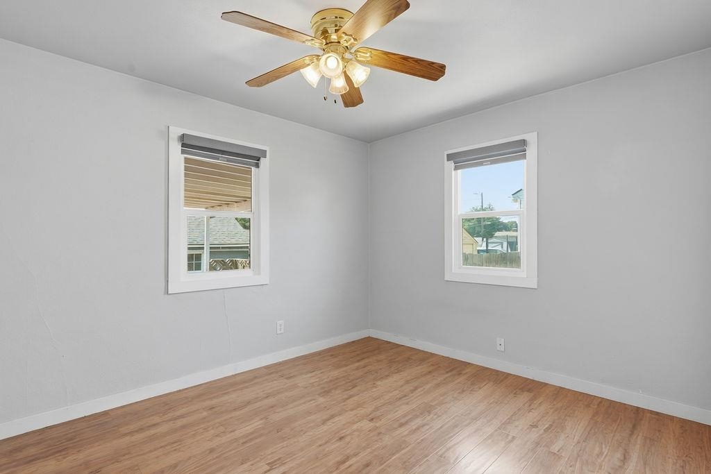 544 E Glass Ave - Photo 2