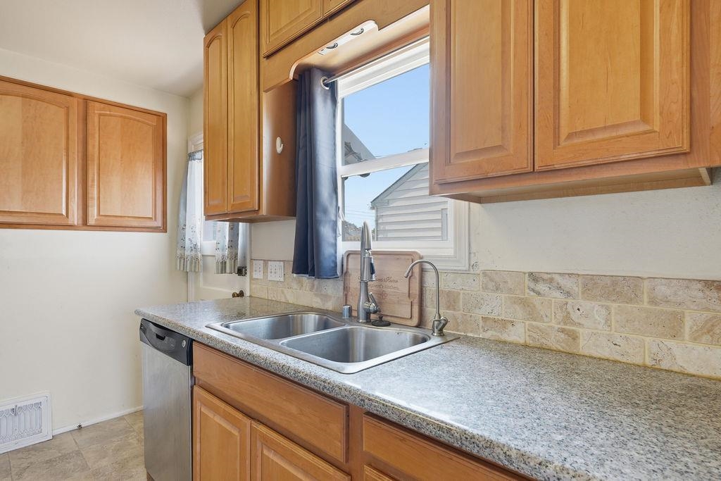 544 E Glass Ave - Photo 16
