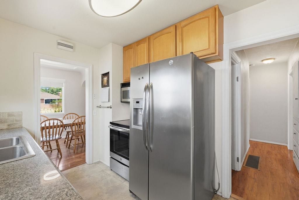 544 E Glass Ave - Photo 18