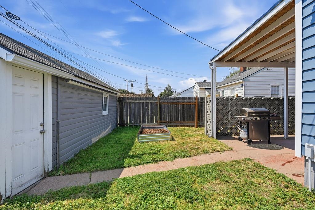 544 E Glass Ave - Photo 35