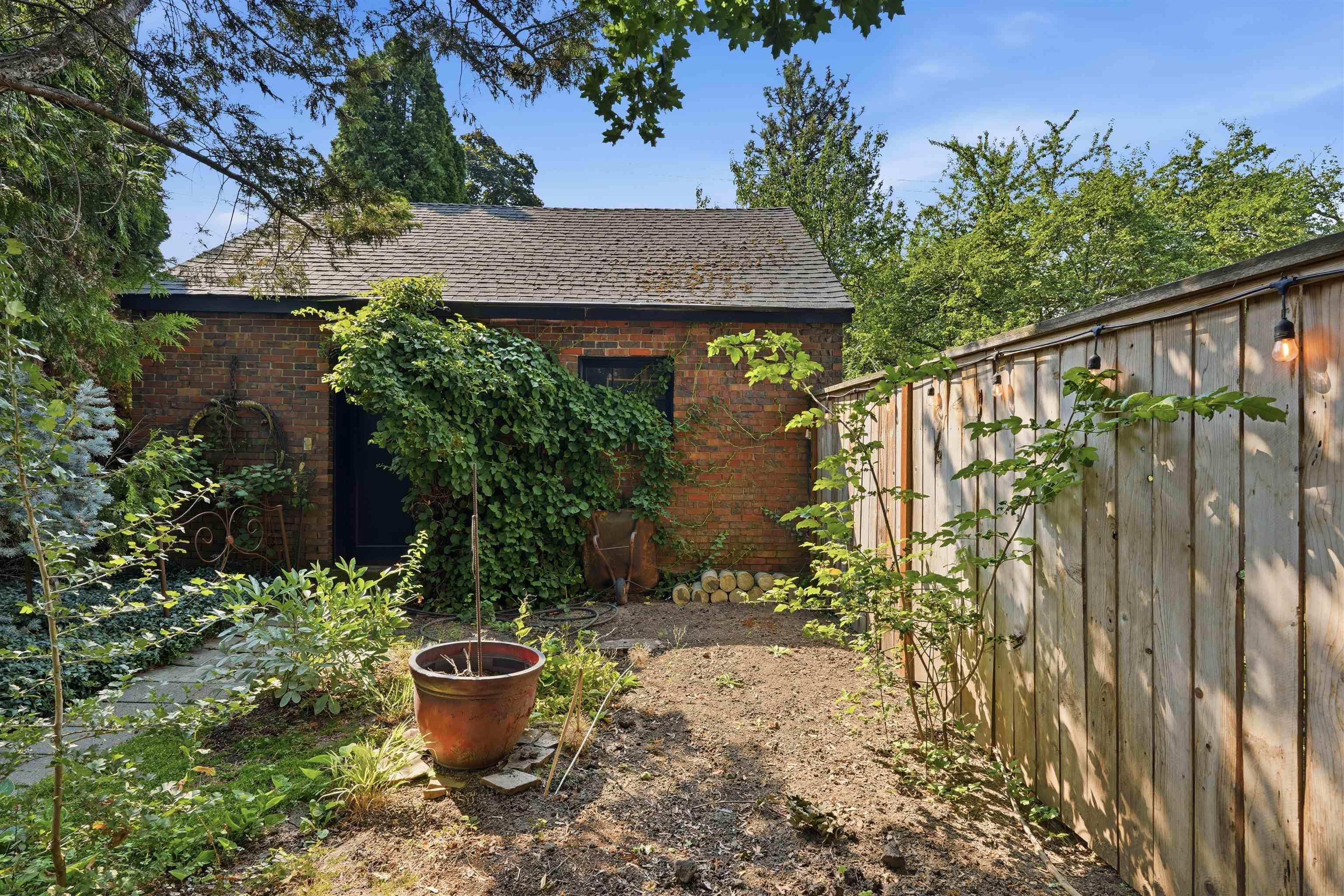 1728 E 9th Ave - Photo 44