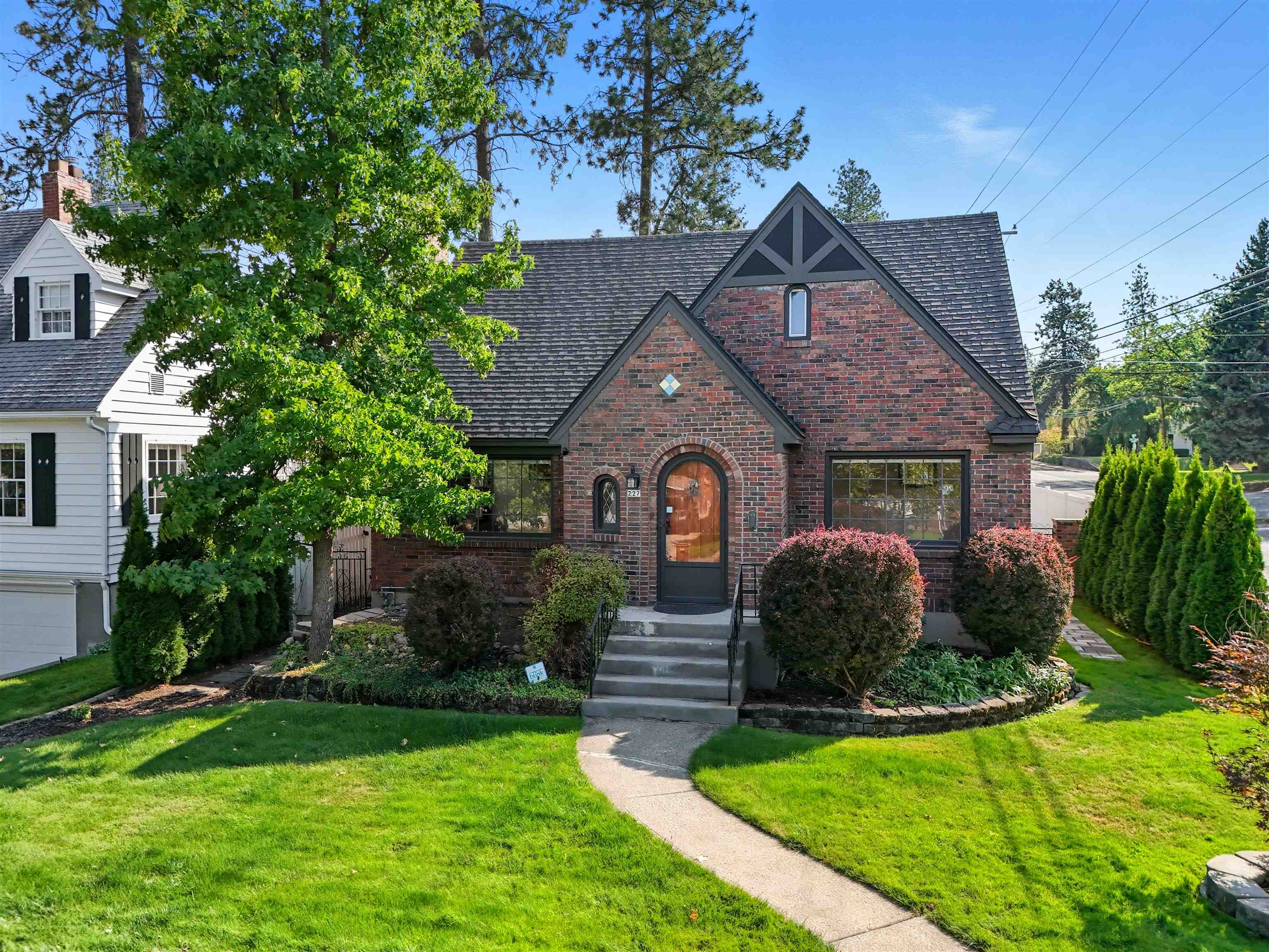 227 W 26TH Ave - Photo 3
