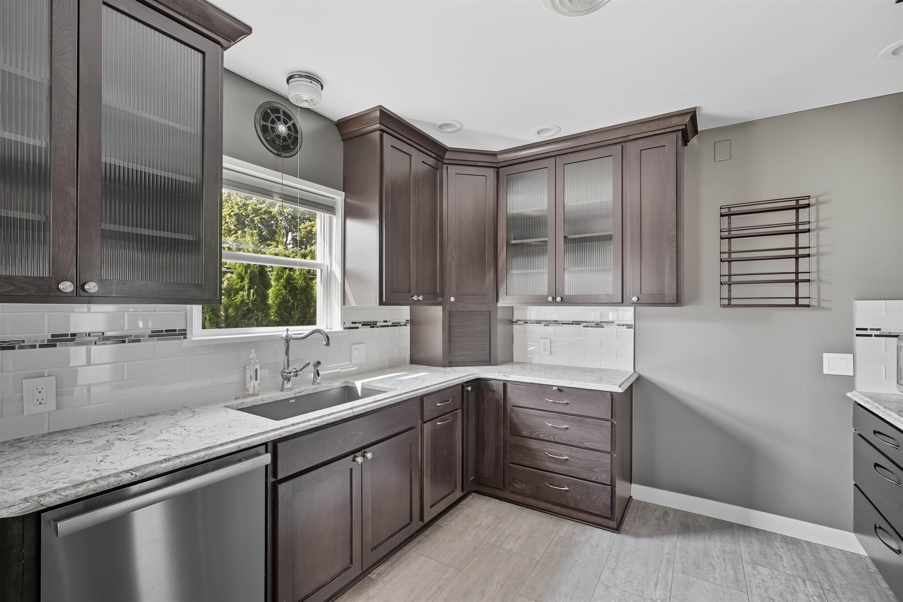227 W 26TH Ave - Photo 9