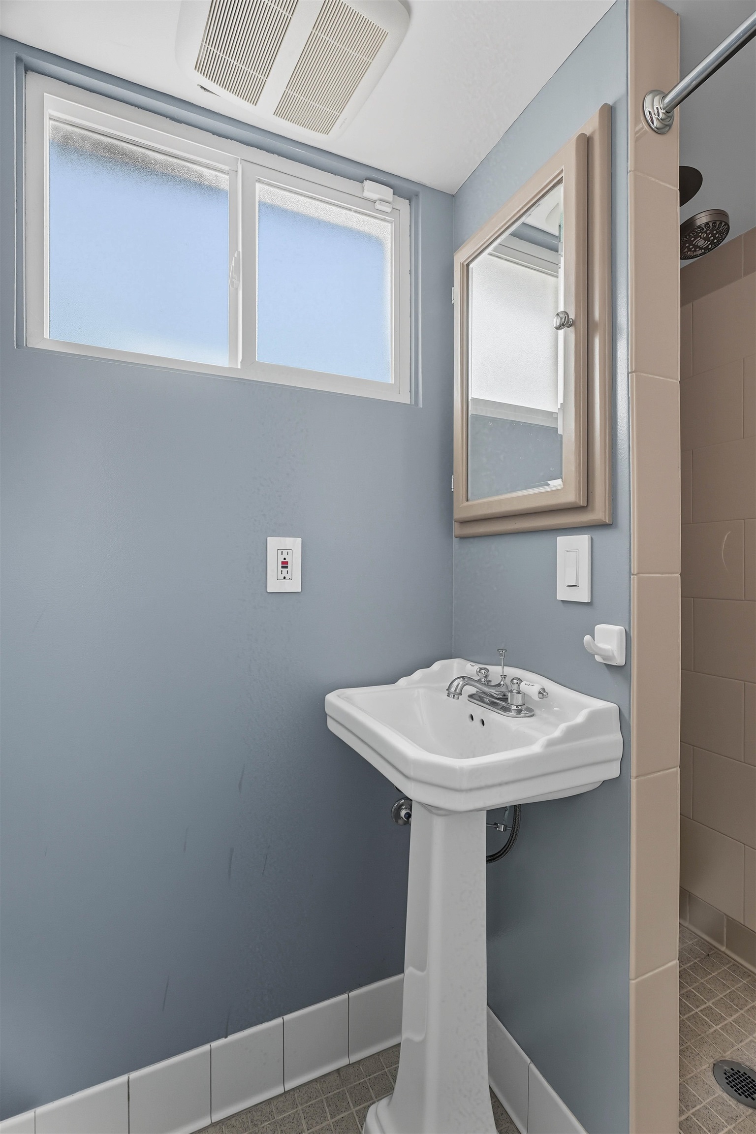 227 W 26TH Ave - Photo 28