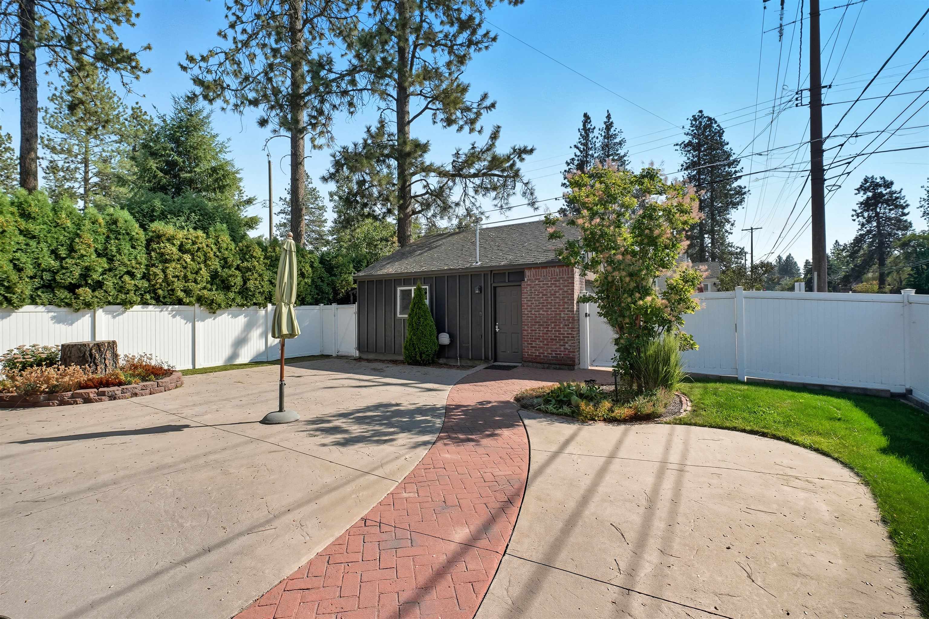 227 W 26TH Ave - Photo 36