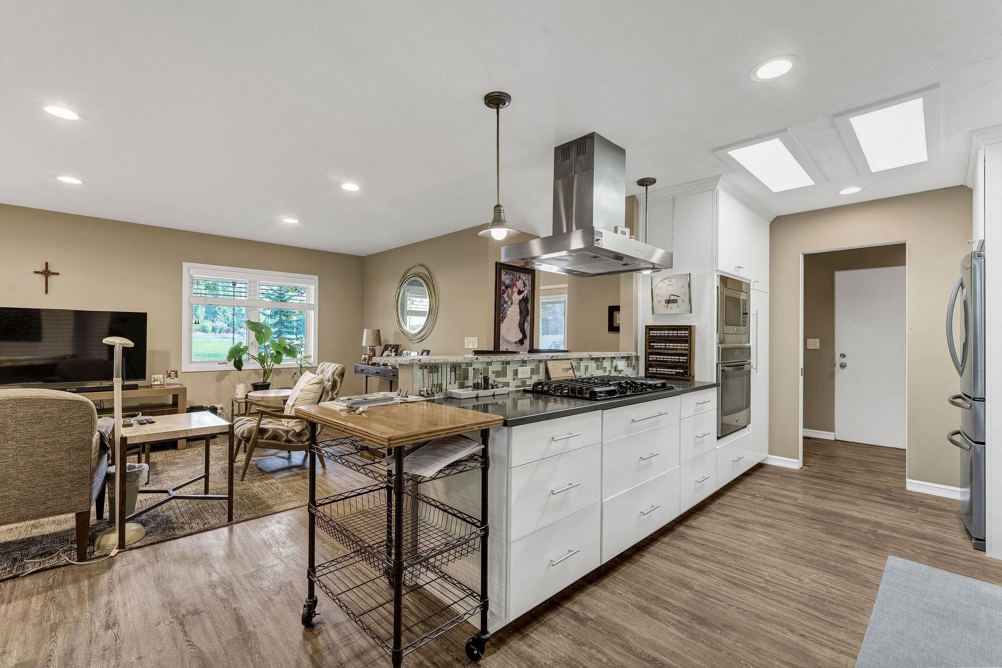 2221 E Rockwood Blvd - Photo 9