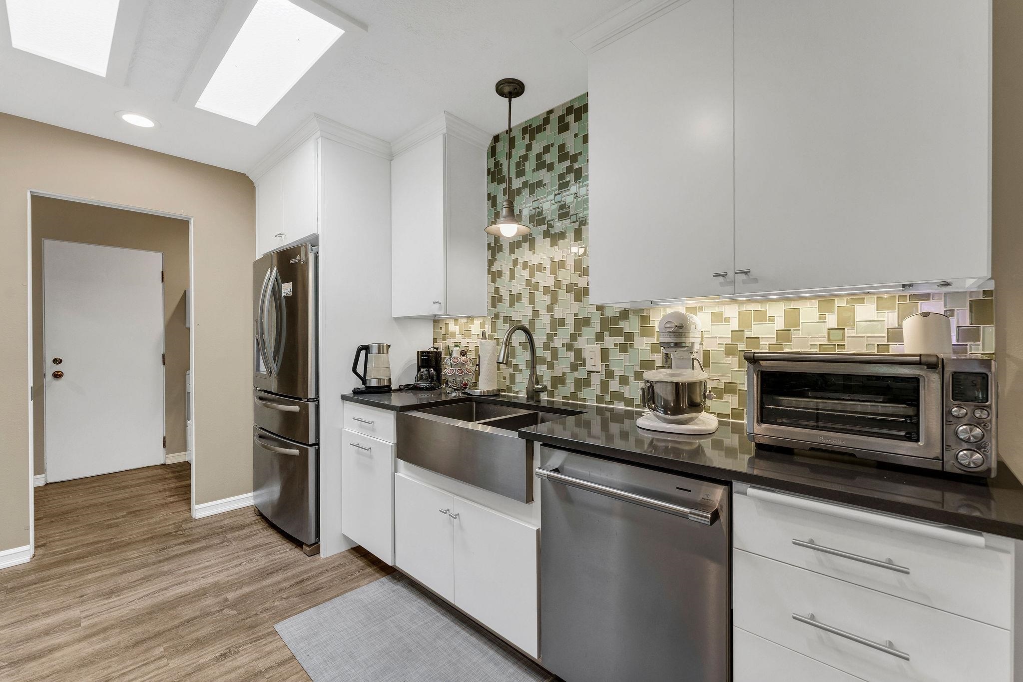 2221 E Rockwood Blvd - Photo 14