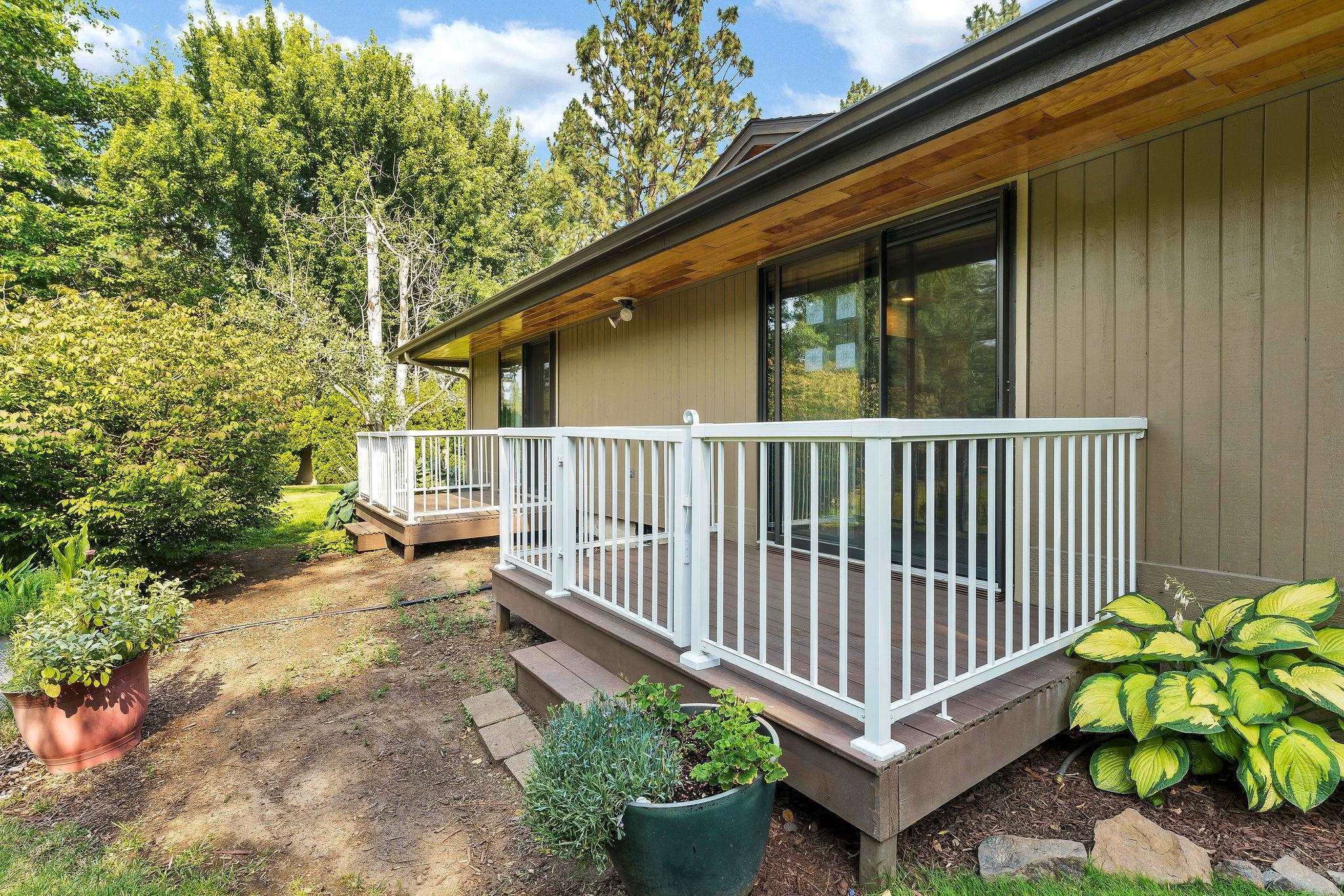 2221 E Rockwood Blvd - Photo 30