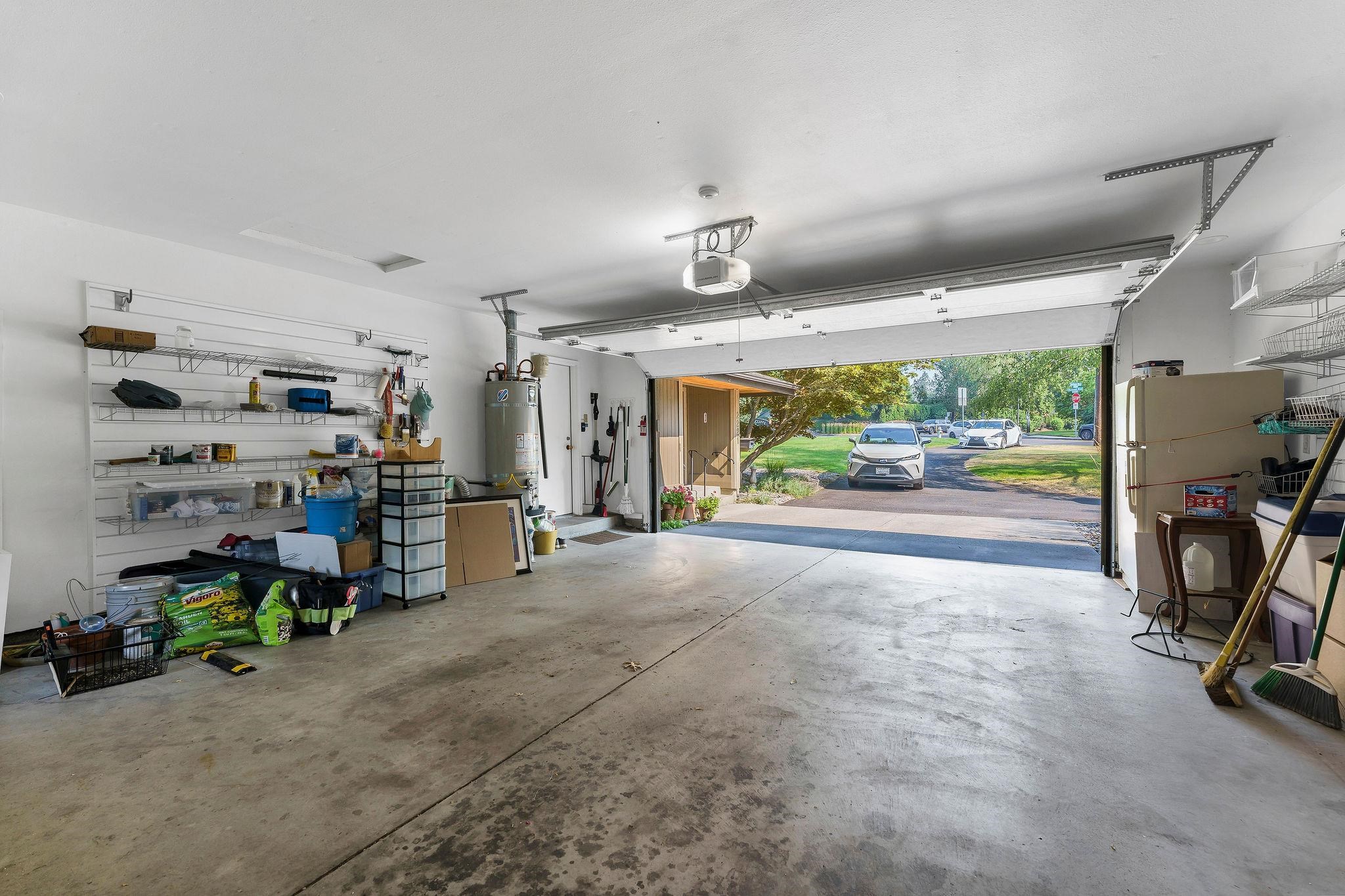 2221 E Rockwood Blvd - Photo 35