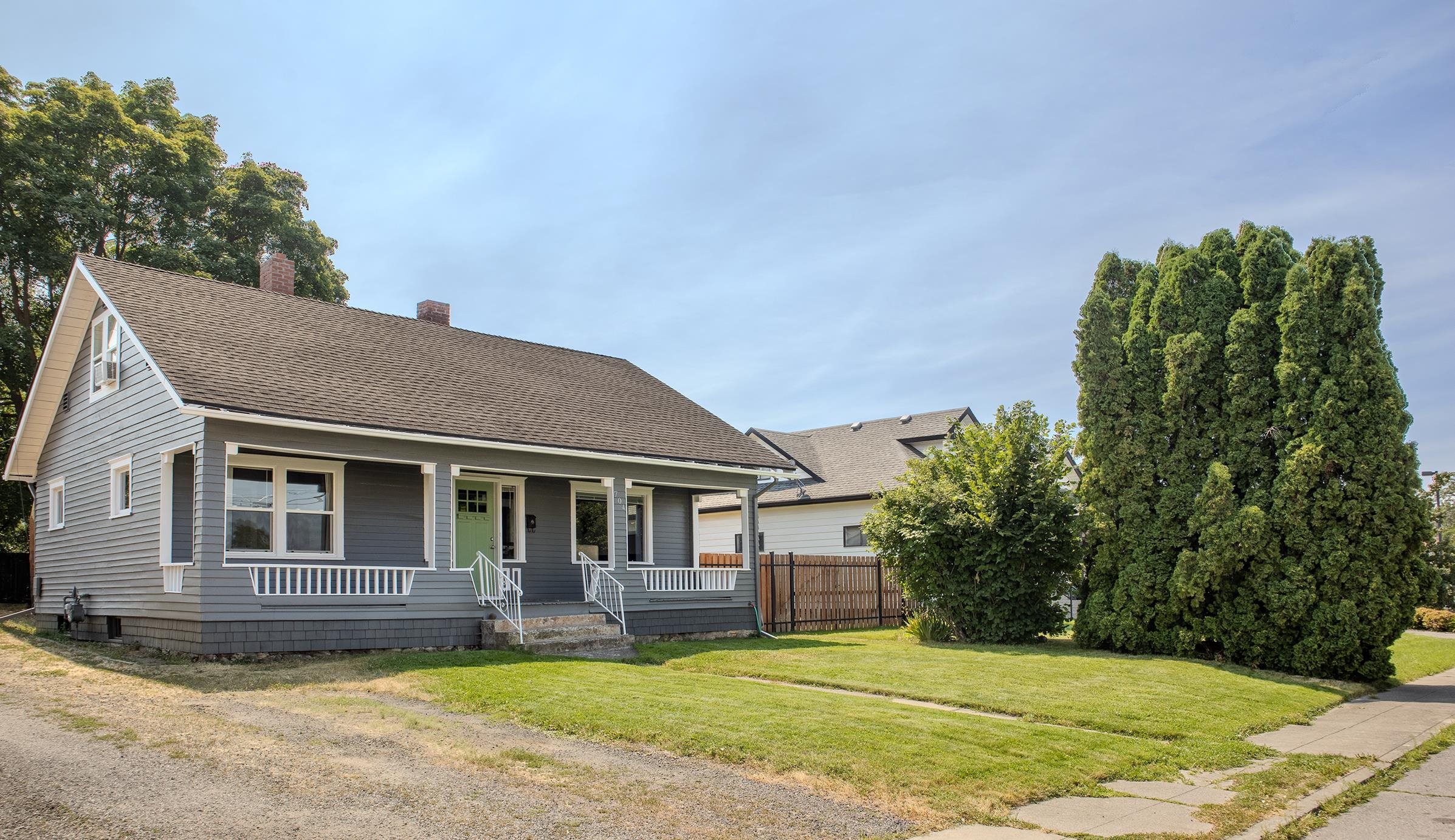 704 E 31st Ave - Photo 2