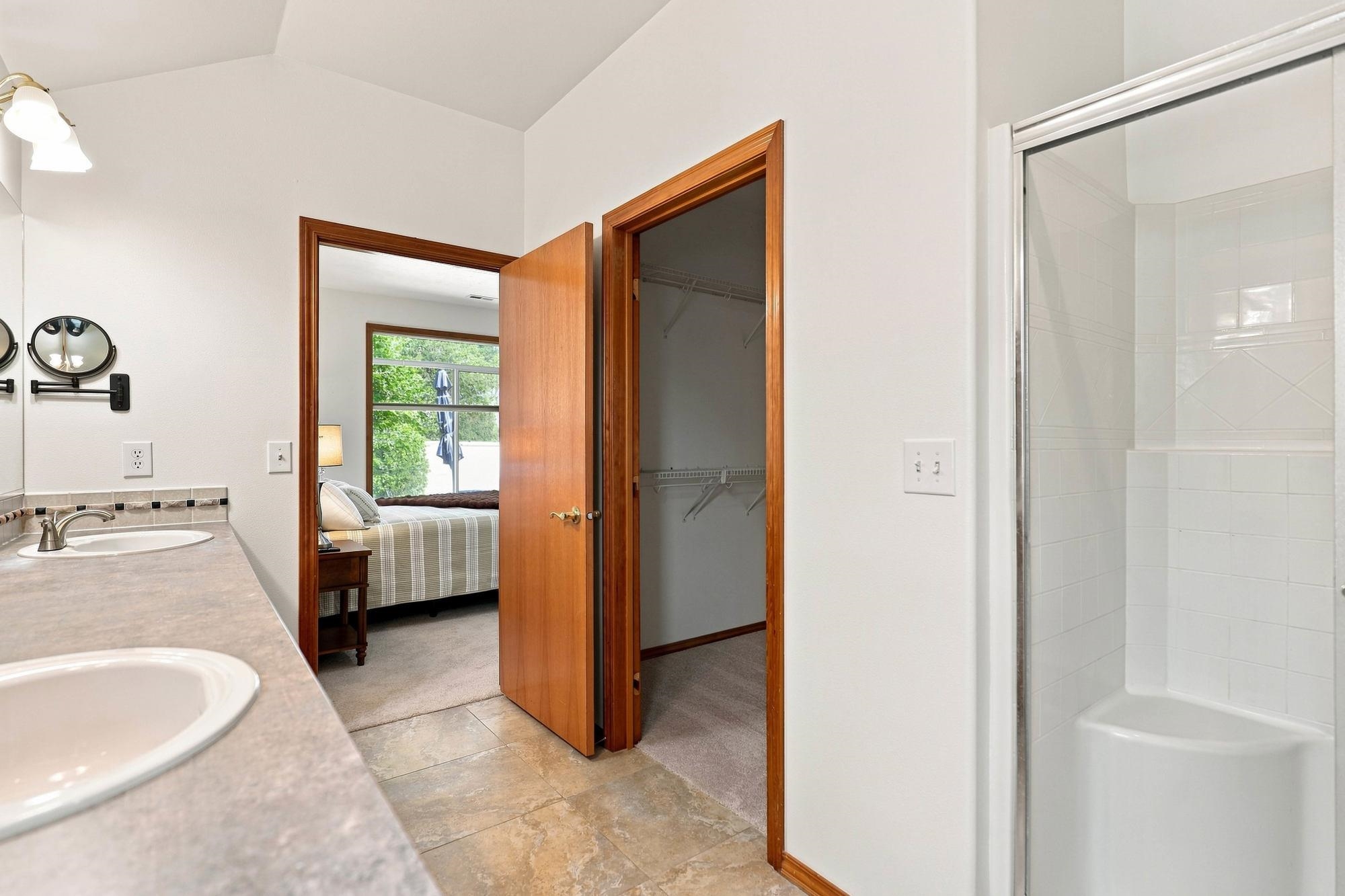 2627 E 62nd Ln - Photo 15