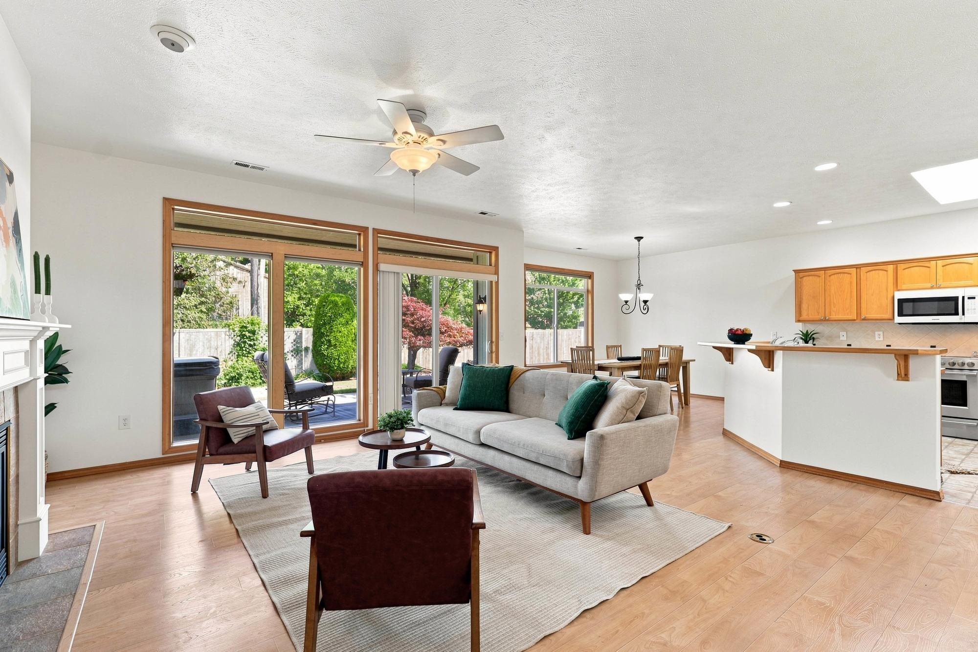 2627 E 62nd Ln - Photo 2