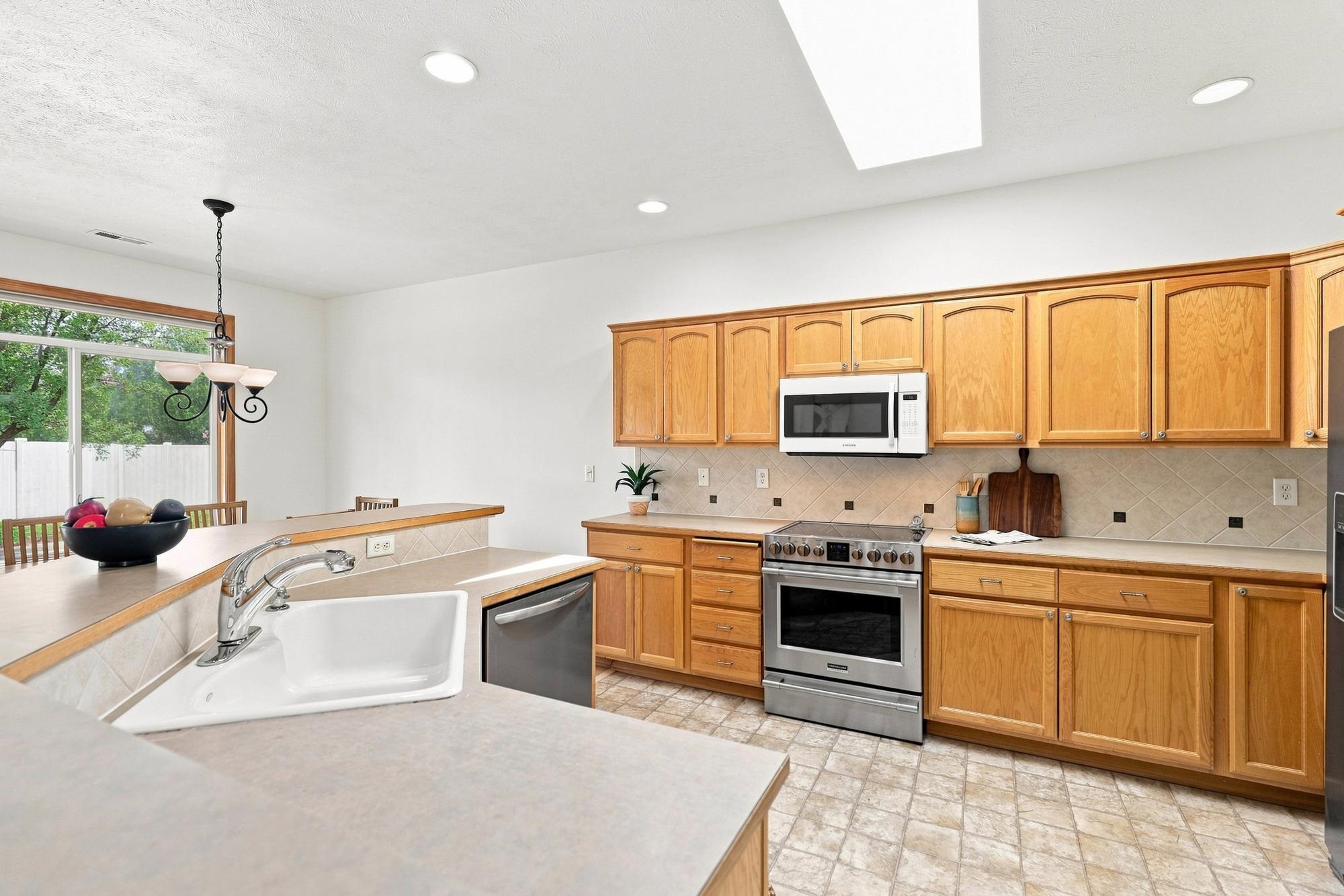 2627 E 62nd Ln - Photo 9