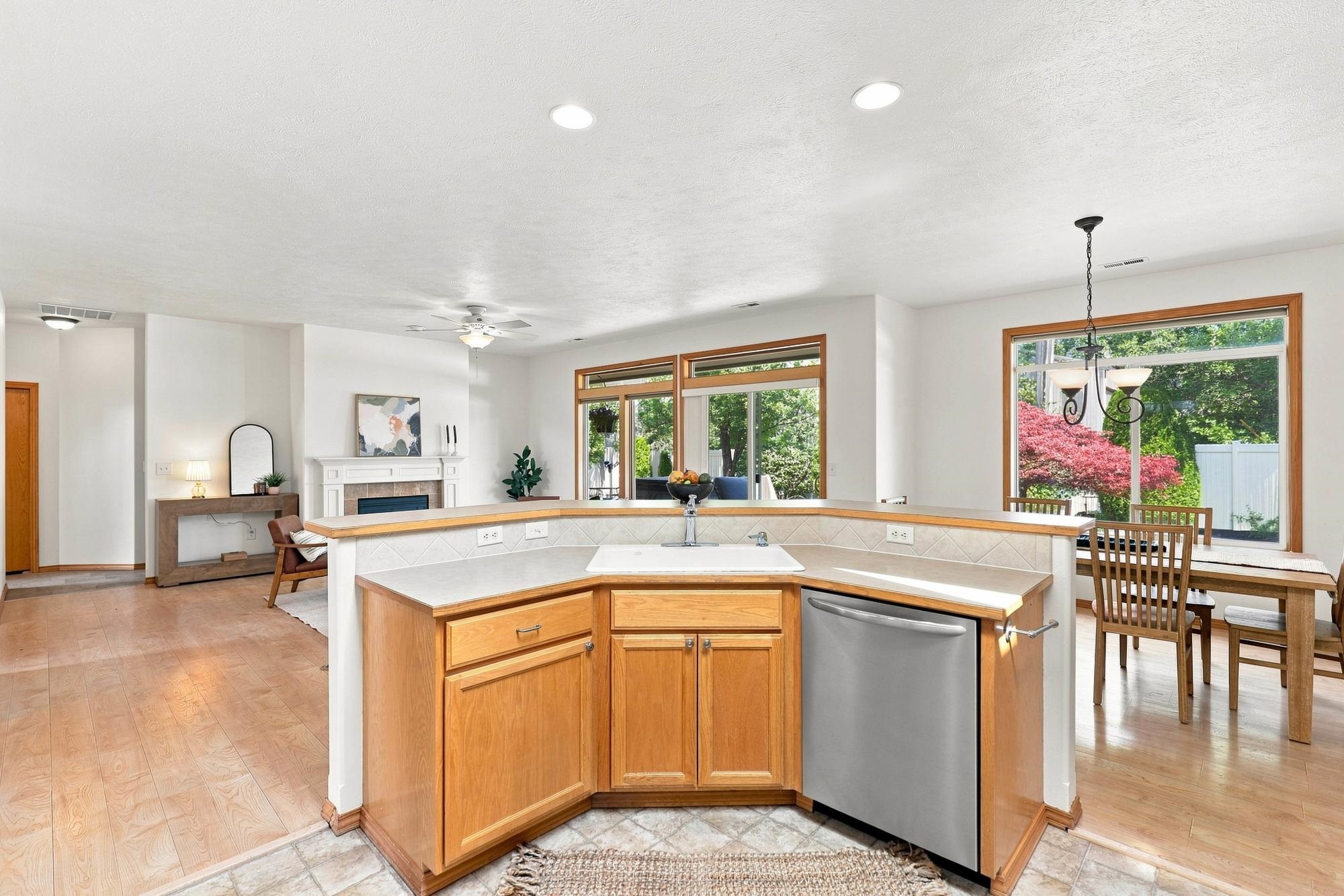 2627 E 62nd Ln - Photo 11