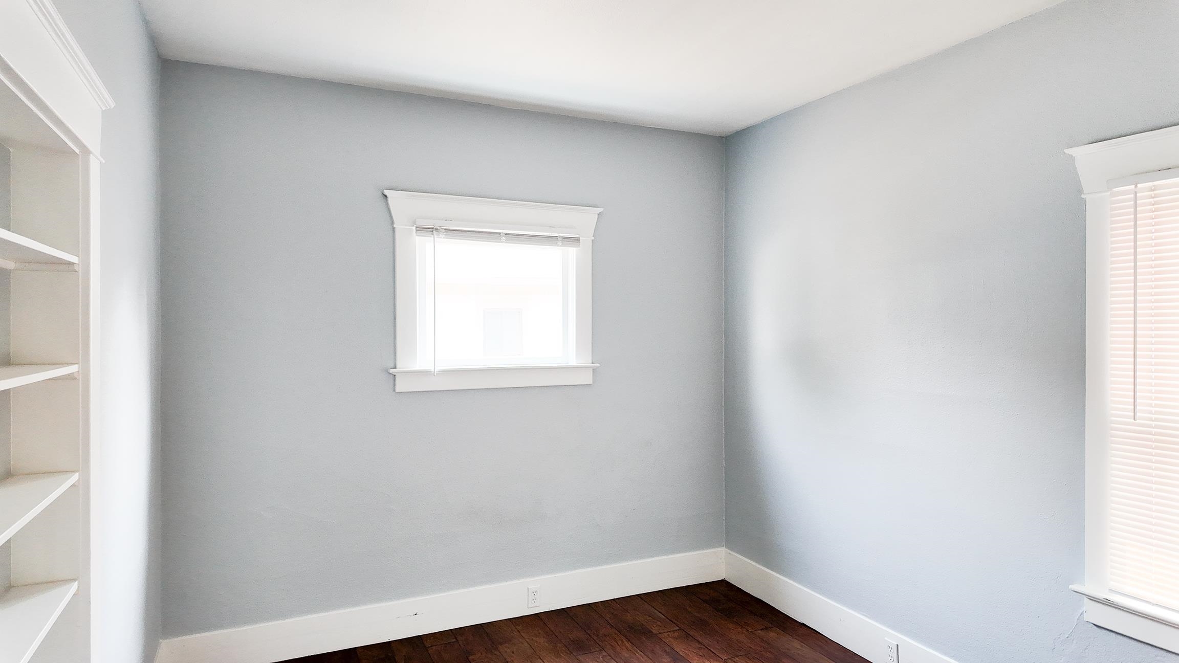 704 E 31st Ave - Photo 11