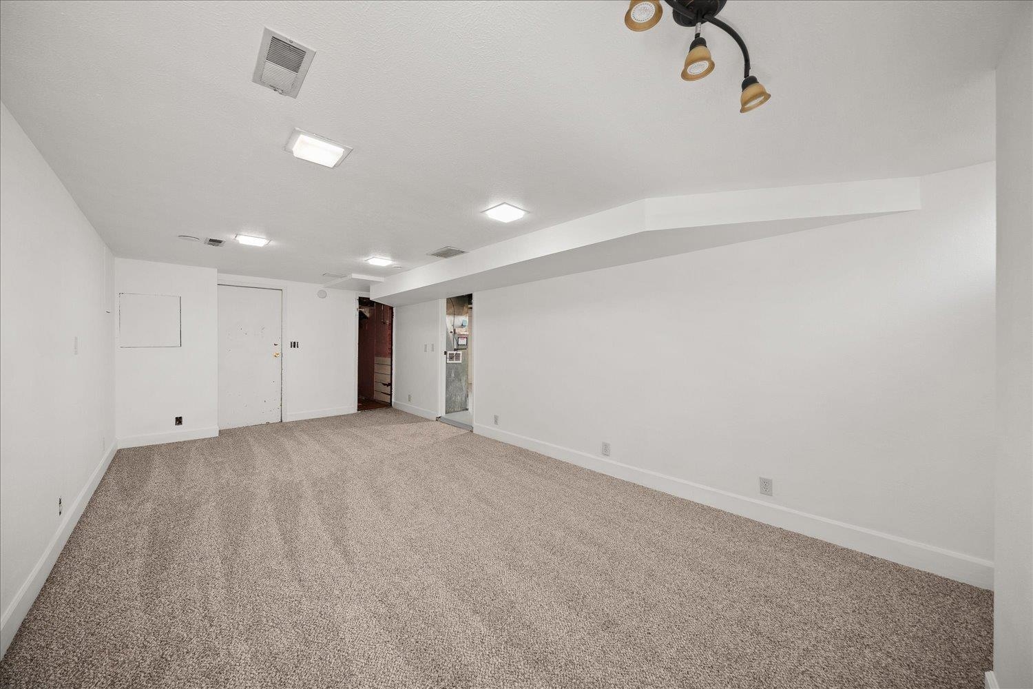 2725 E Nora Ave - Photo 18