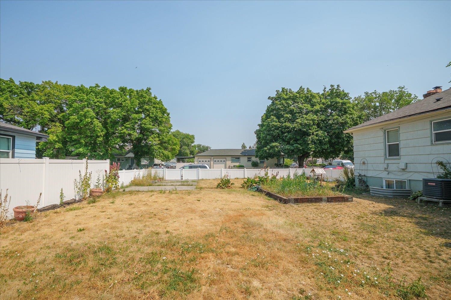 2725 E Nora Ave - Photo 34