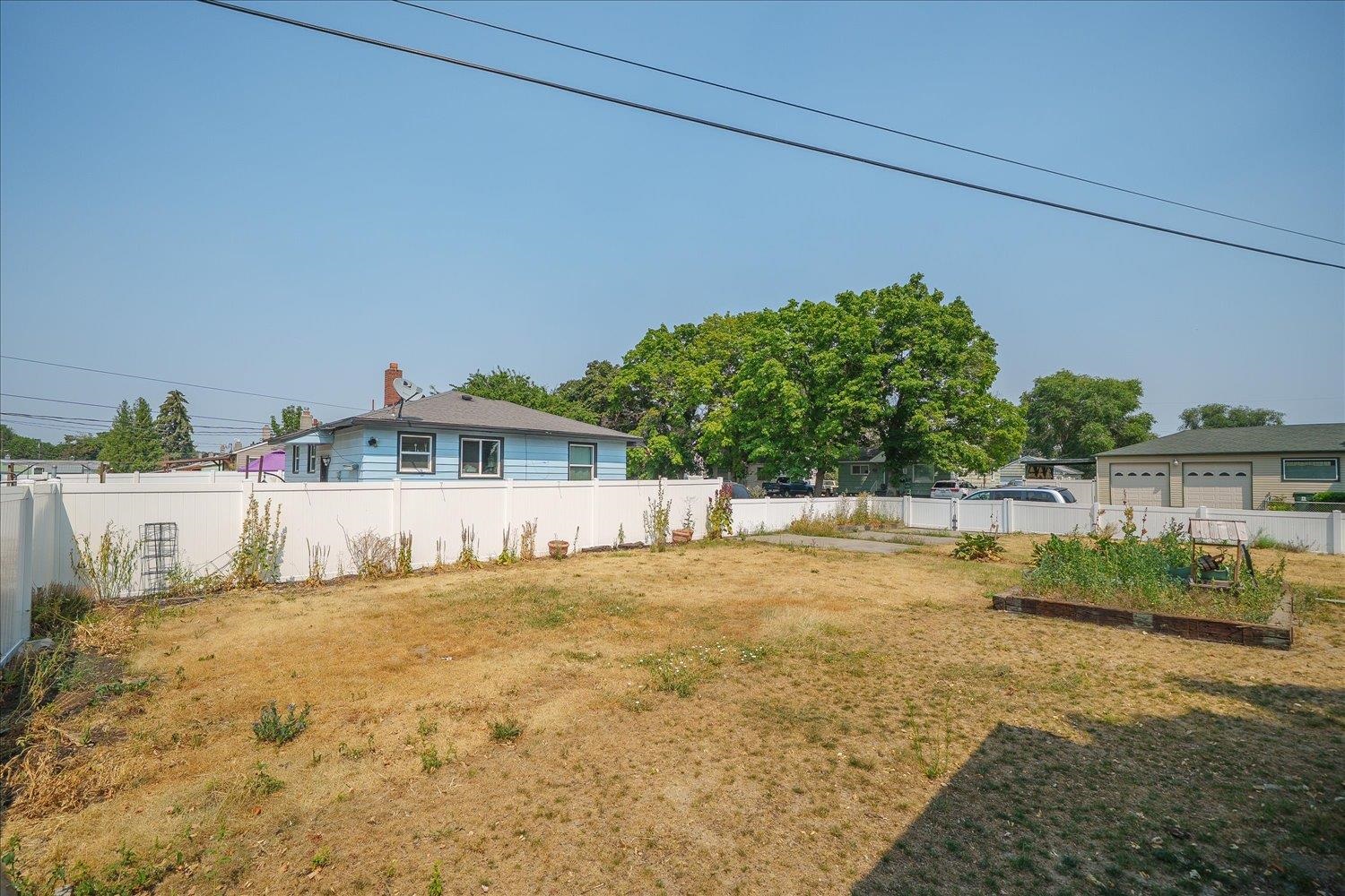 2725 E Nora Ave - Photo 27