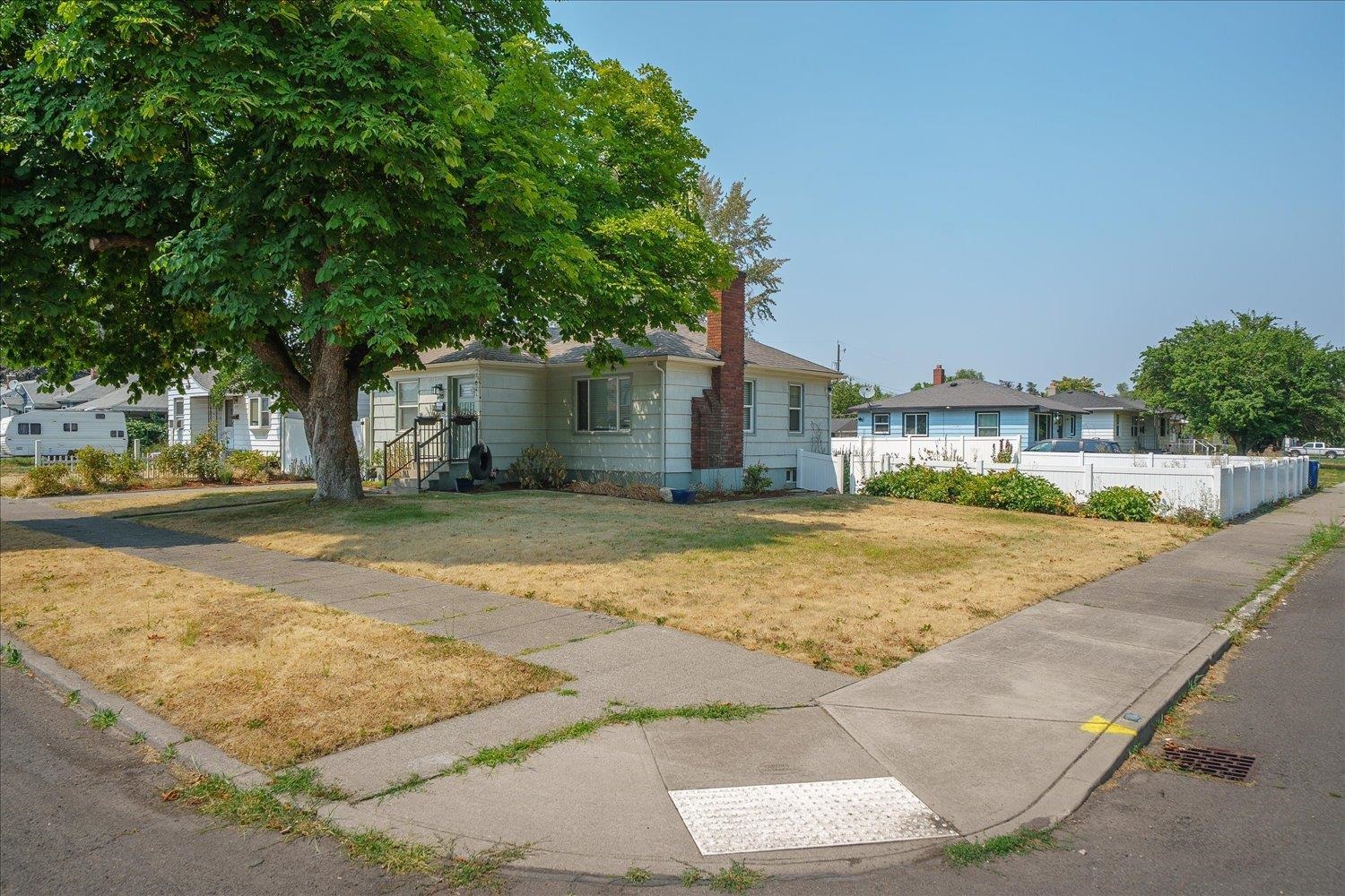 2725 E Nora Ave - Photo 31