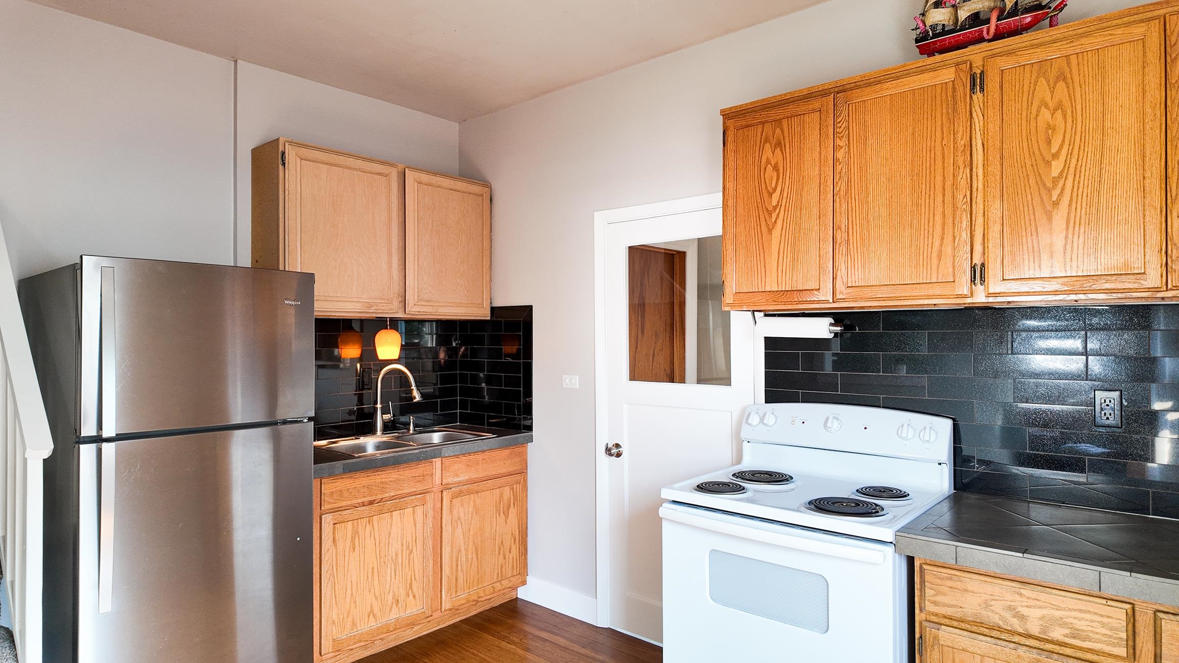 704 E 31st Ave - Photo 16