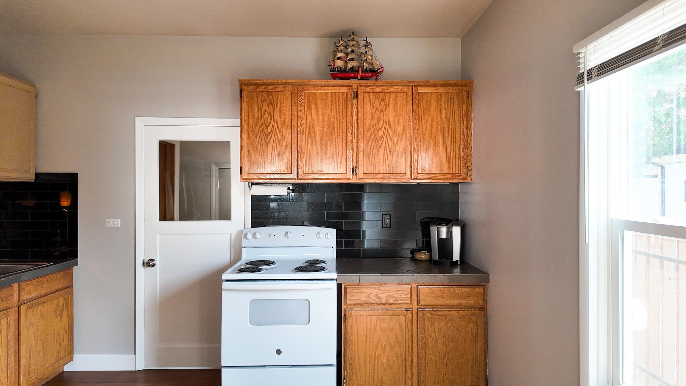 704 E 31st Ave - Photo 18