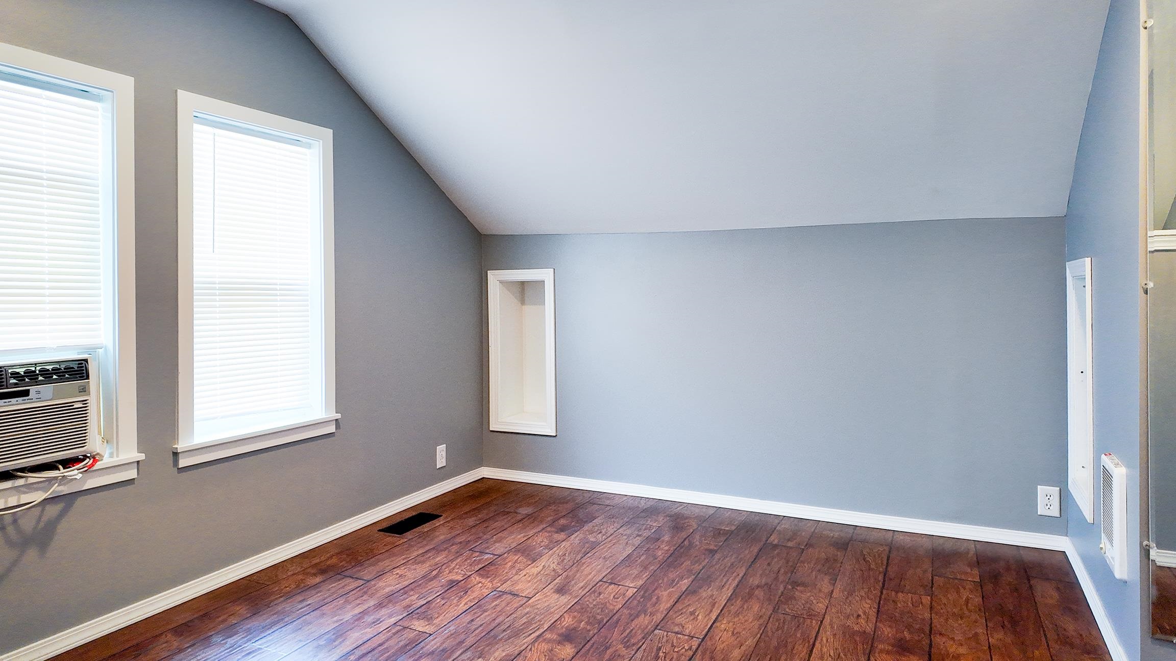 704 E 31st Ave - Photo 32