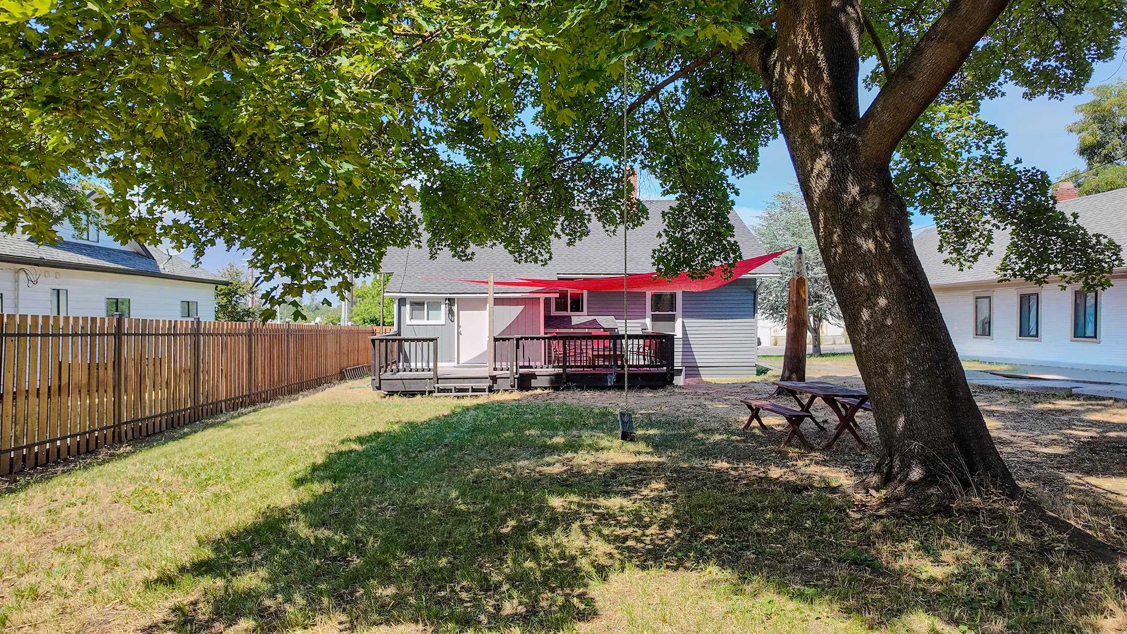 704 E 31st Ave - Photo 36
