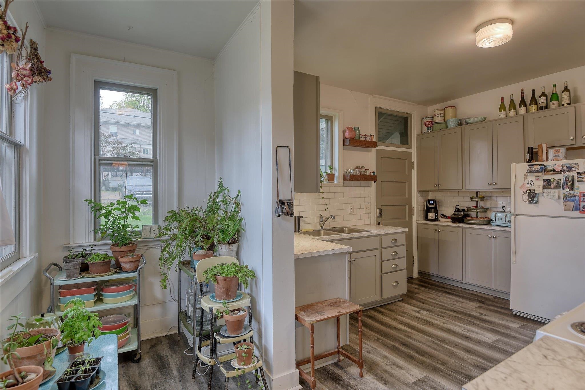 1817 W 8th Ave - Photo 10