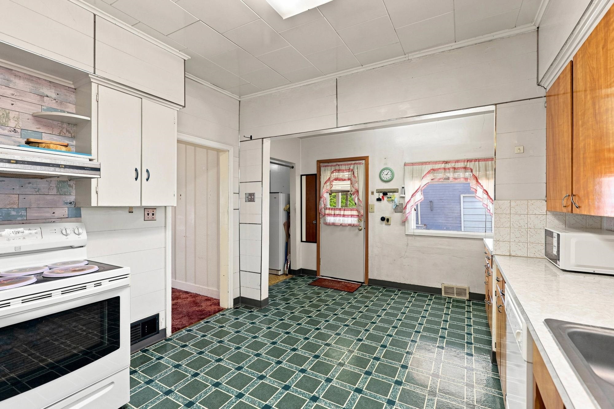 2608 E ROWAN Ave - Photo 10