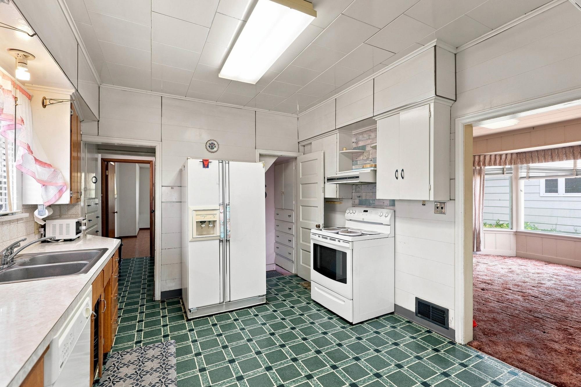 2608 E ROWAN Ave - Photo 13