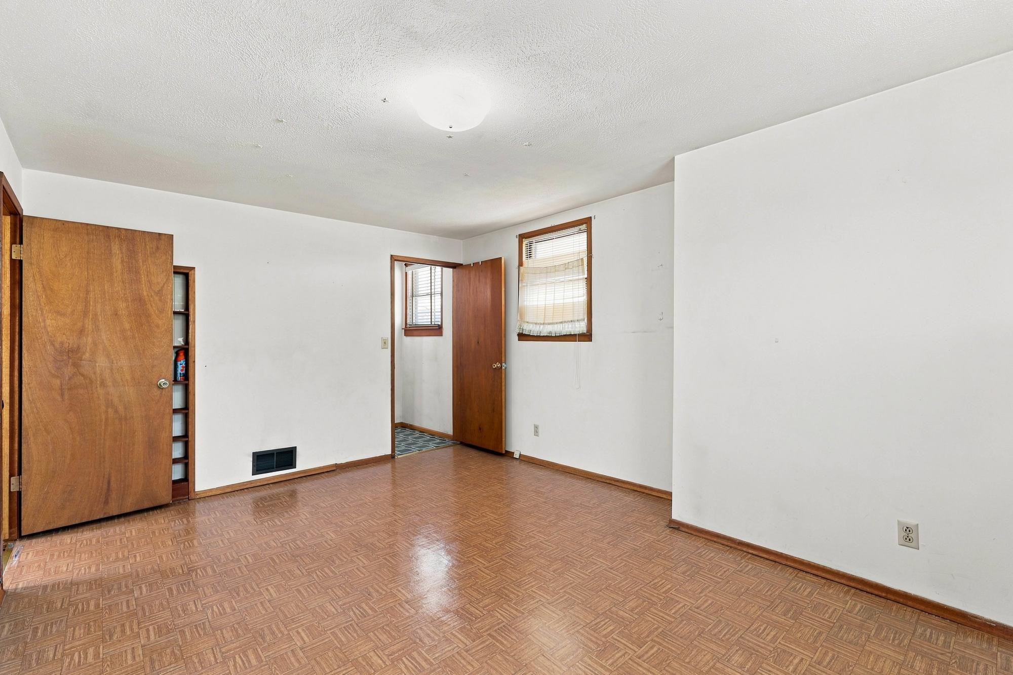 2608 E ROWAN Ave - Photo 7