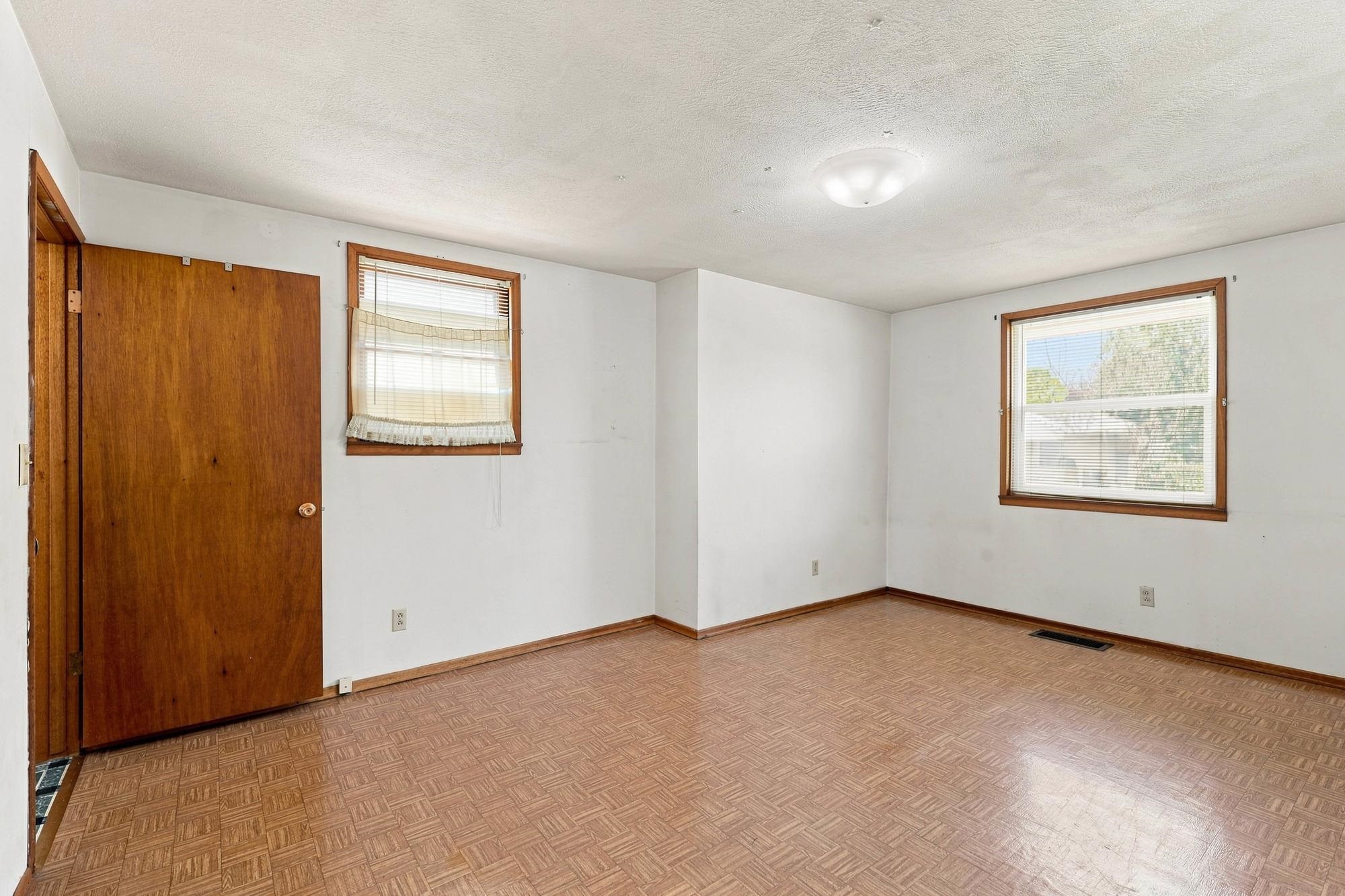 2608 E ROWAN Ave - Photo 8