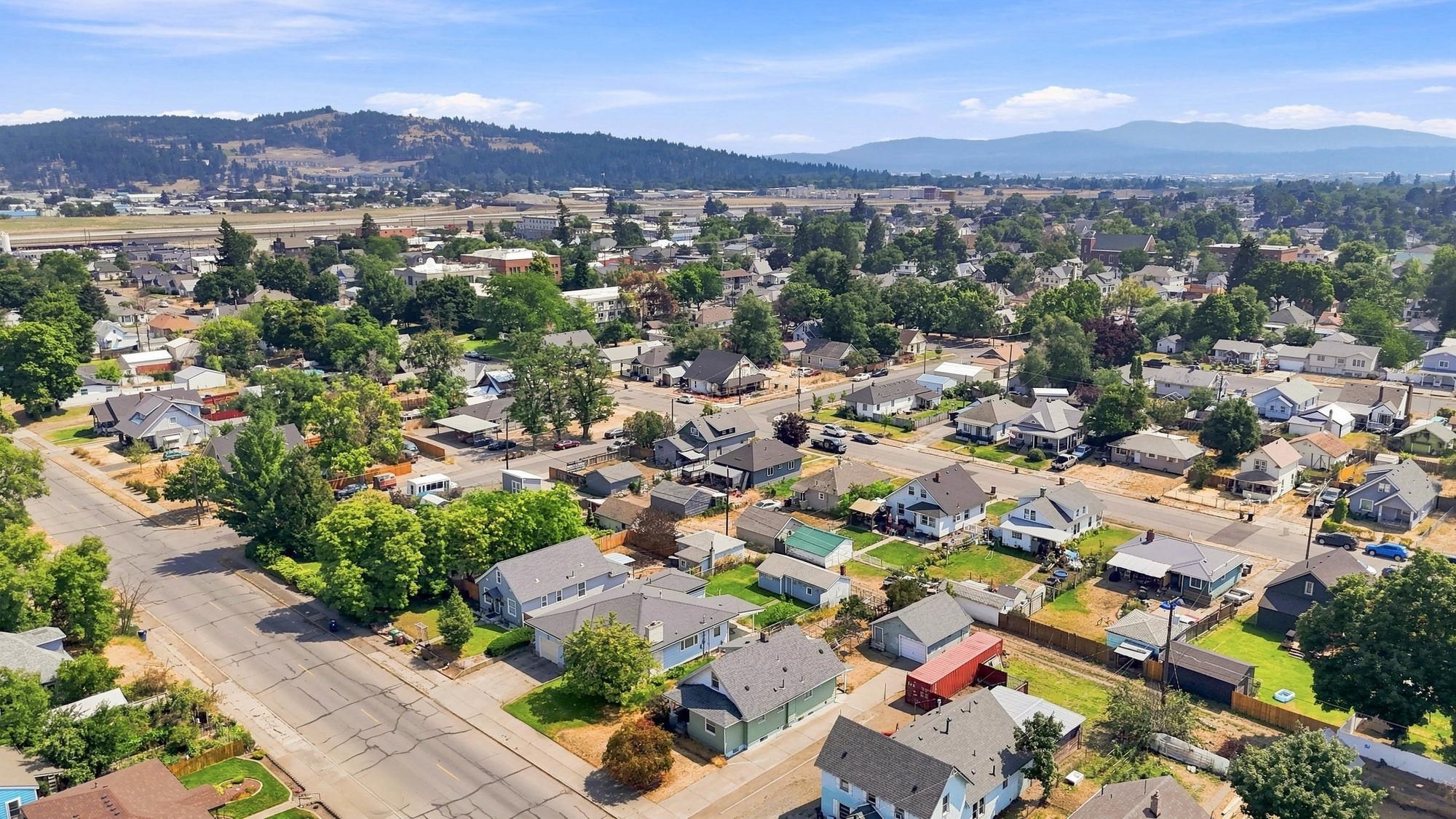 2608 E ROWAN Ave - Photo 32