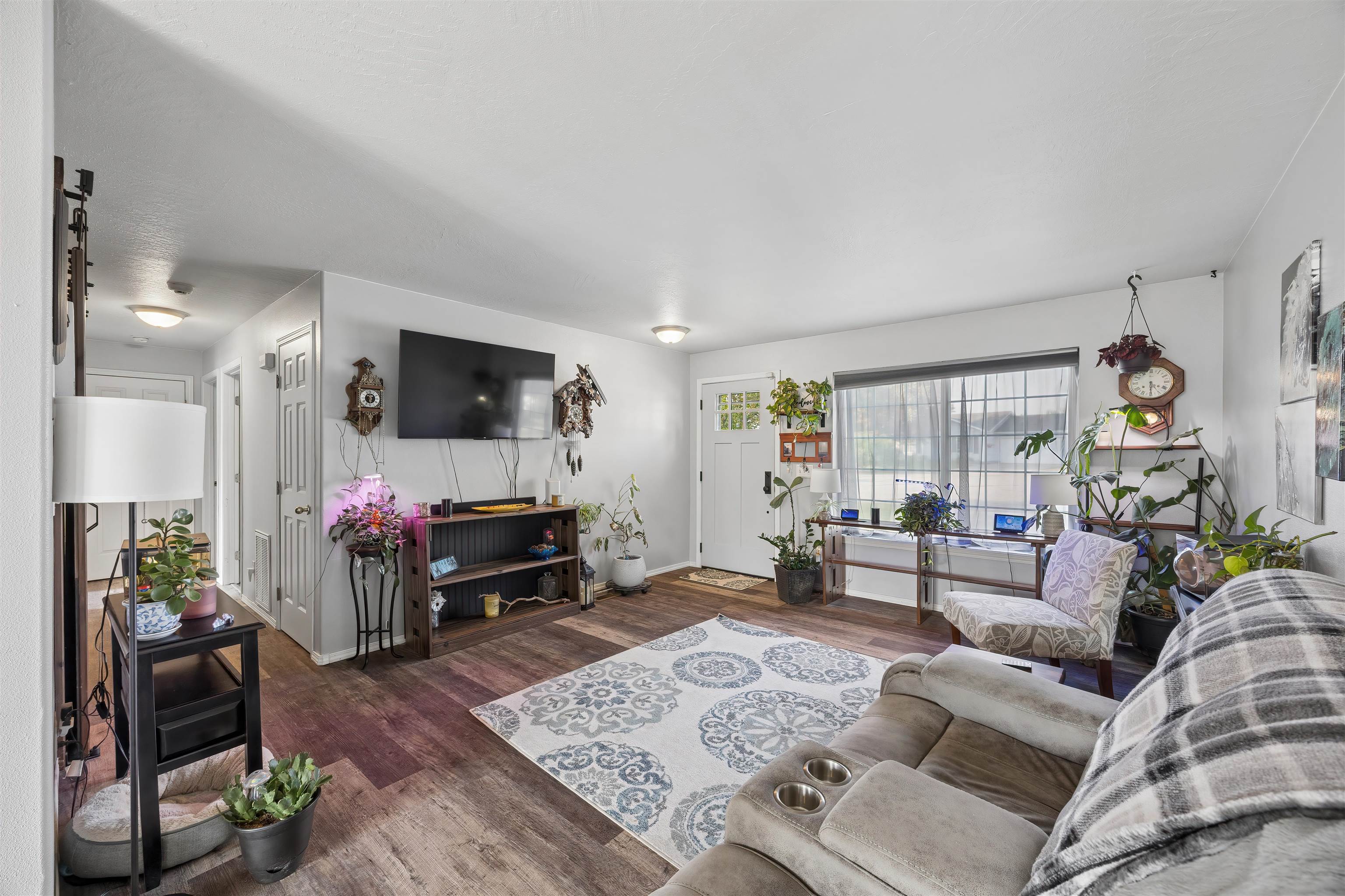 20216 E Grace Ln - Photo 6