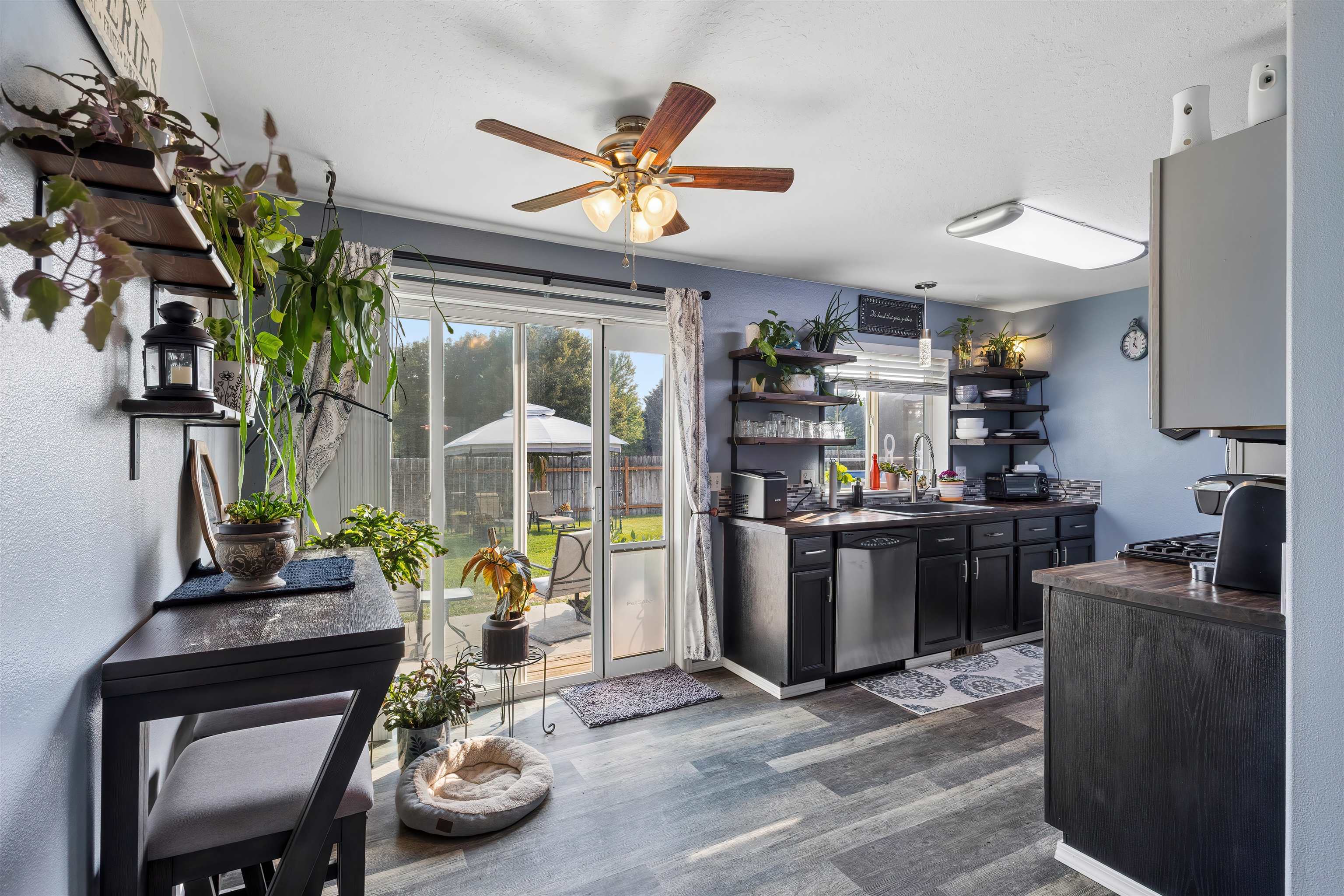 20216 E Grace Ln - Photo 7