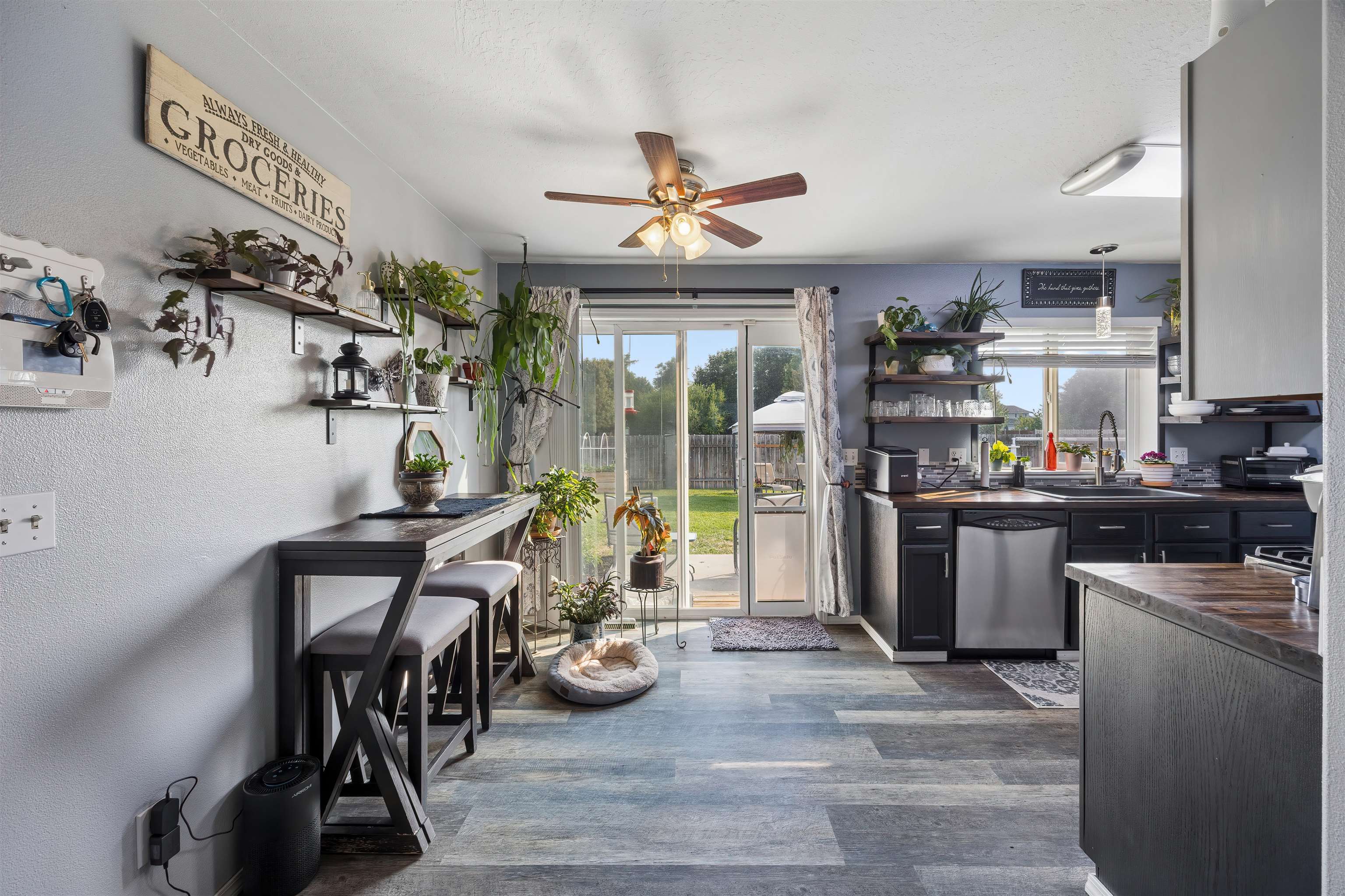20216 E Grace Ln - Photo 8