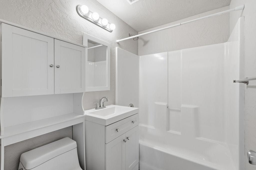 2603 W Rowan Ave - Photo 16