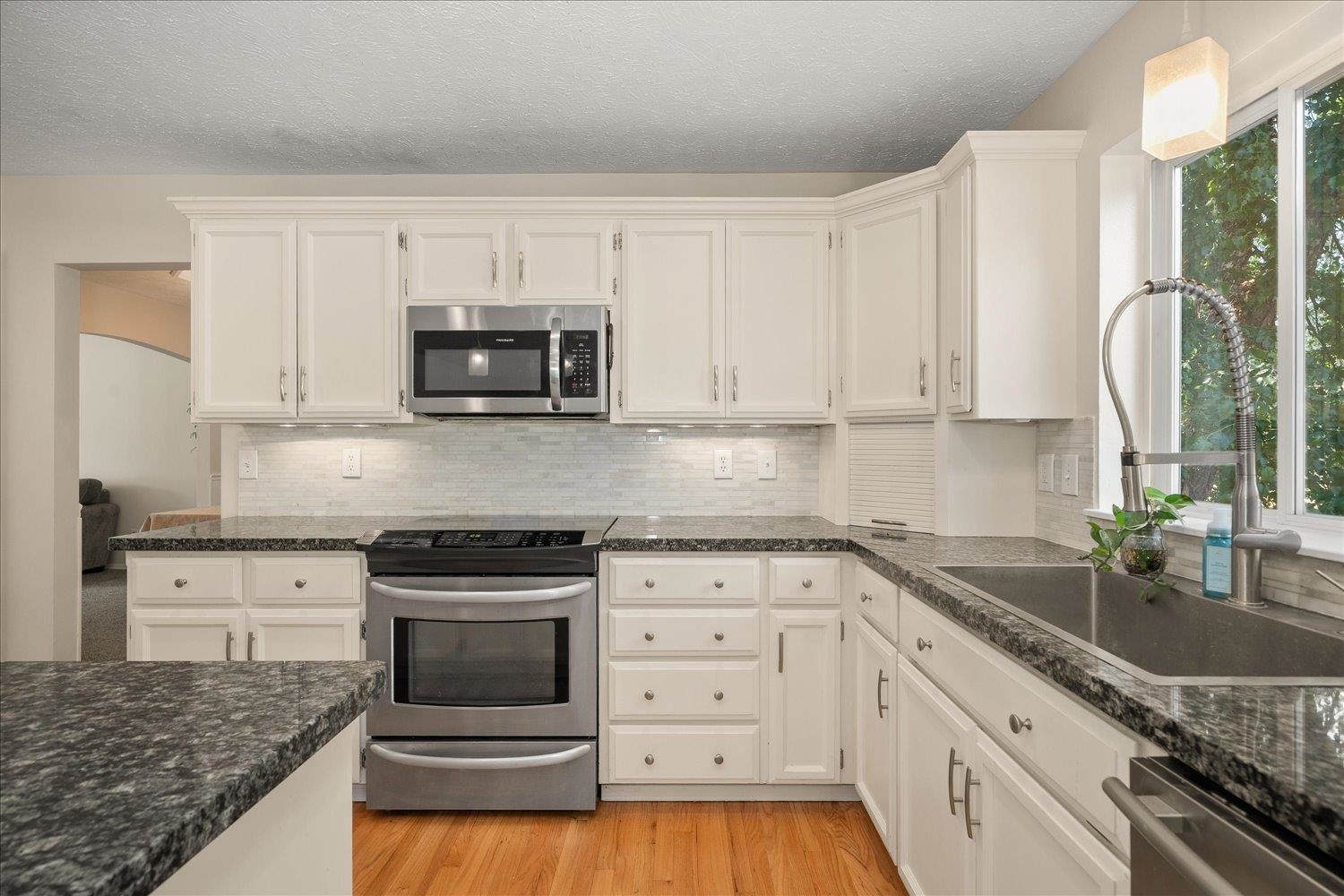 4006 S Sunderland Dr - Photo 8