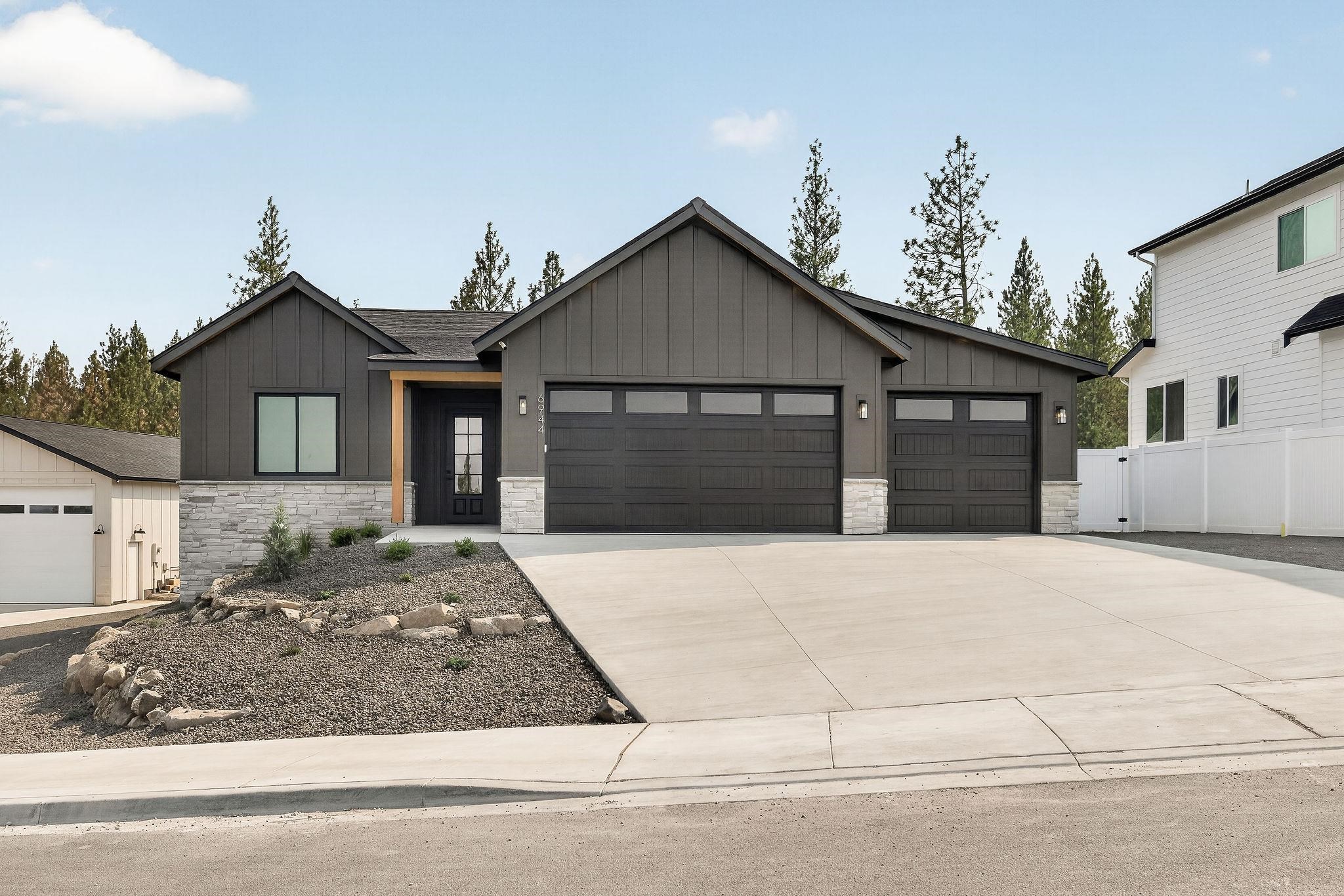 6944 E Beverly Ave - Photo 1
