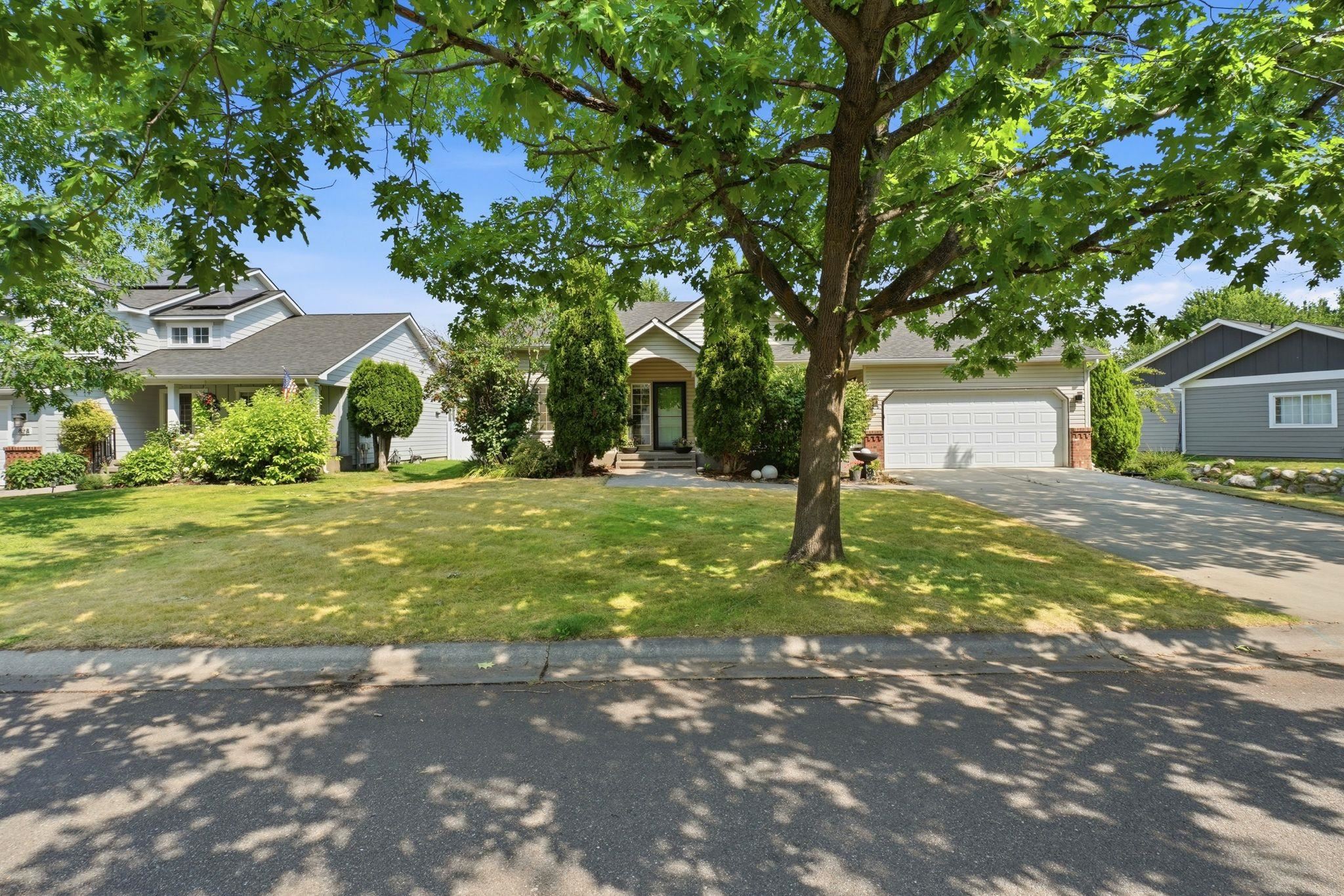 826 N Malvern Rd - Photo 2